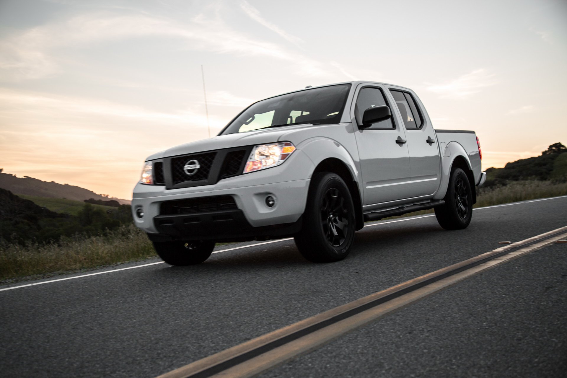 2019 Nissan Frontier Soldiers On, Priced at $18,990 - autoevolution