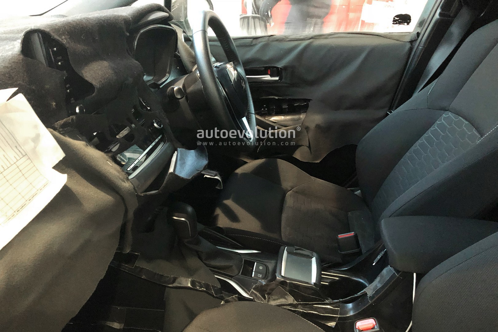 2019 Toyota Auris Reveals New Interior and Angular Design in