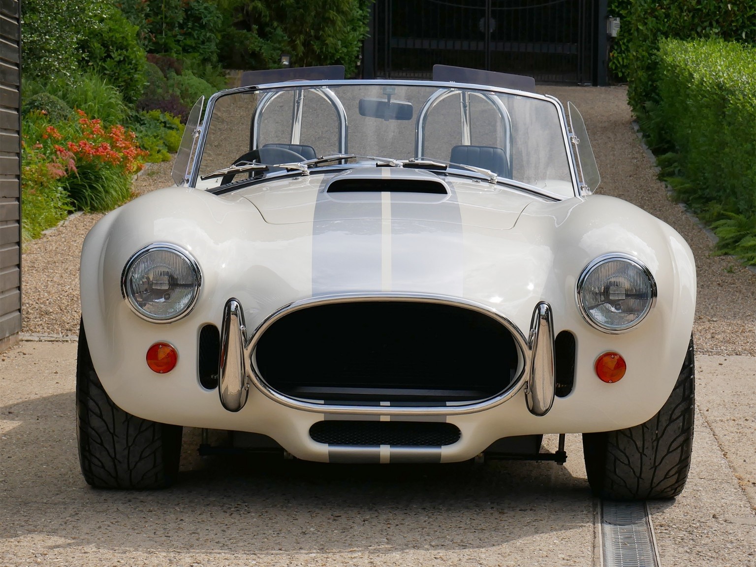 Ac Cobra Looks Like It Came Straight From The 60s Autoevolution