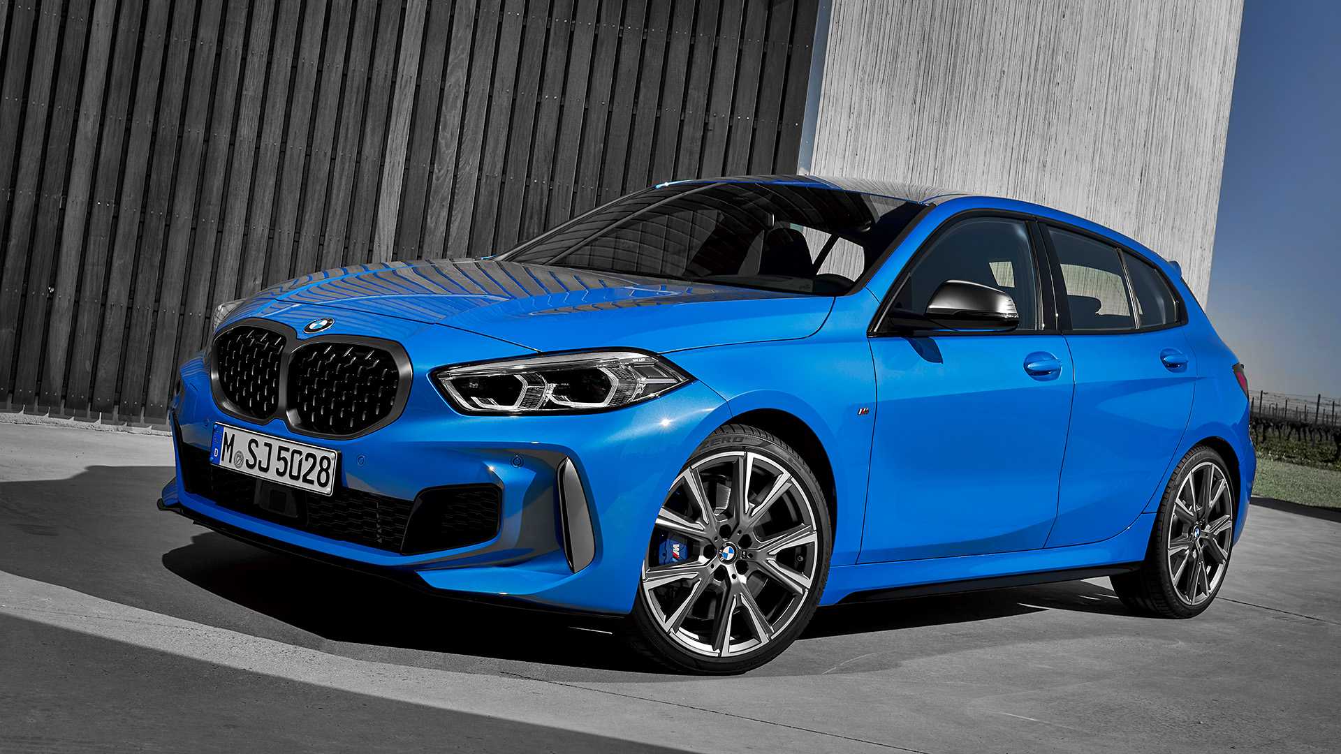 2020 Bmw 1 Series Hatchback Debuts With 20 Liter Turbo Engine In M135i