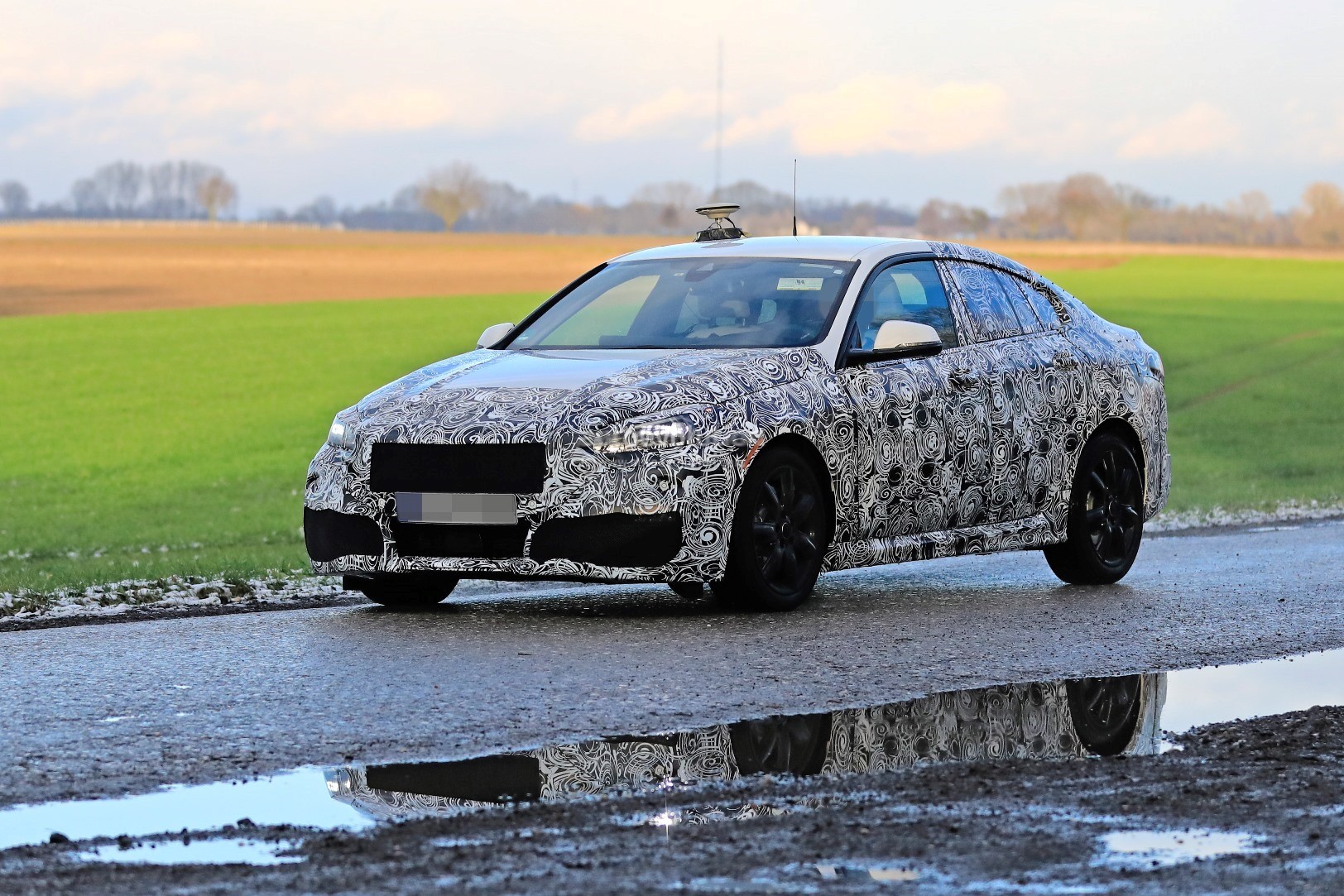 2020 - [BMW] Série 2 Gran Coupé [F44] - Page 6 2020-bmw-2-series-gran-coupe-spied-comes-with-fwd-and-awd_10