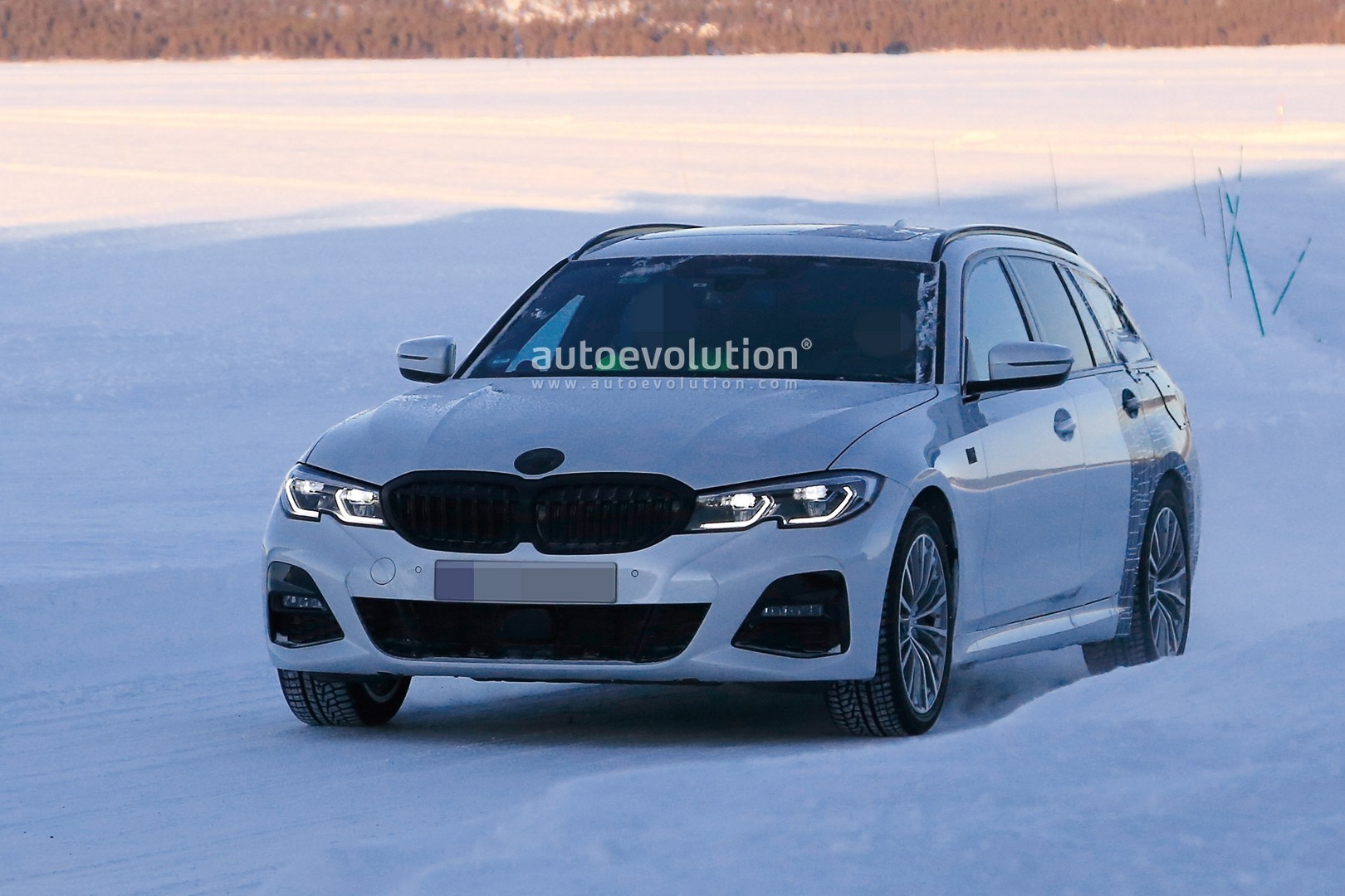 2020-bmw-3-series-touring-spied-winter-testing-with-m-sport-package_1.jpg