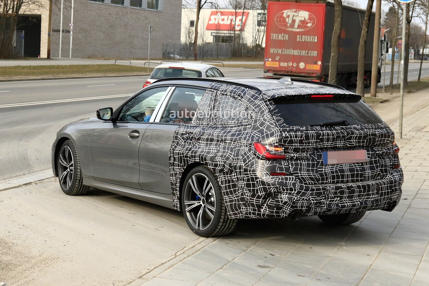 2020-bmw-3-series-touring-spied-winter-testing-with-m-sport-package_20.jpg