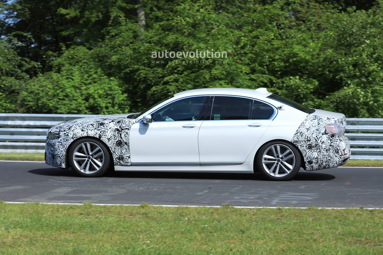 2020 BMW 7 Series Facelift Gets quot;Pig Nosequot; Face Thanks to X7 Grille Infusion  autoevolution