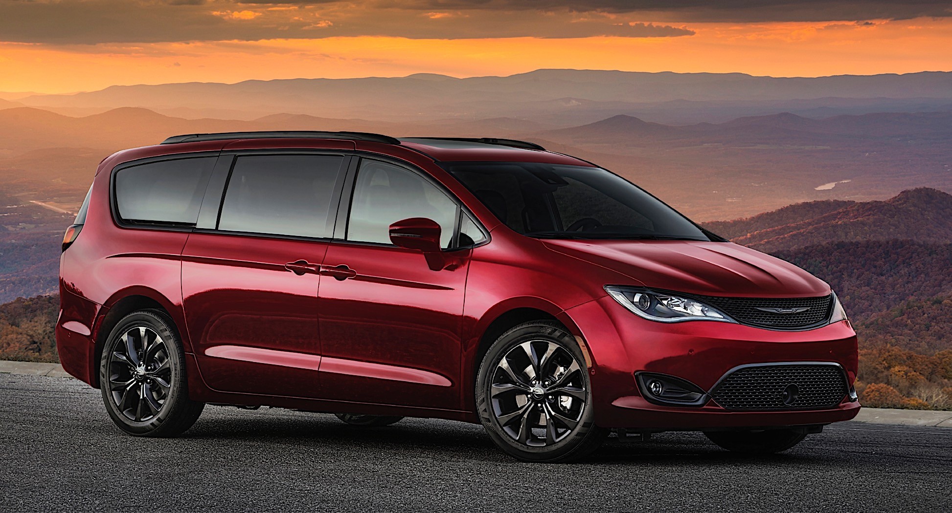 2020 Chrysler Pacifica Gets a Red S on It for an Extra 3,995
