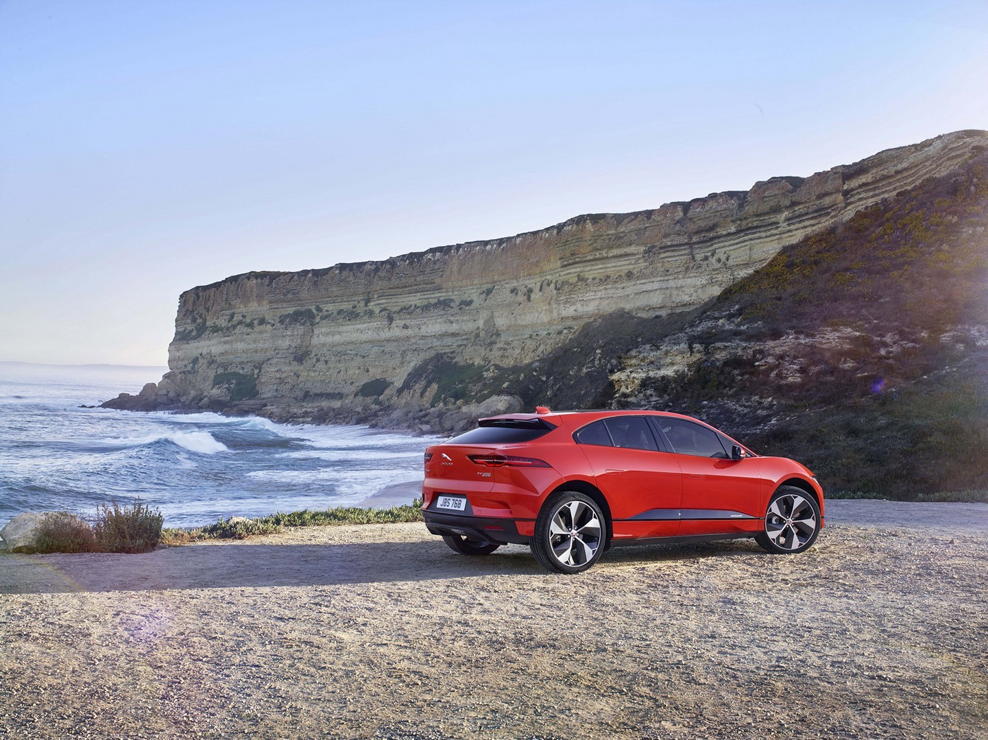 https://s1.cdn.autoevolution.com/images/news/gallery/2020-jaguar-i-pace-update-offers-234-miles-of-range-thanks-to-etrophy-know-how_32.jpg
