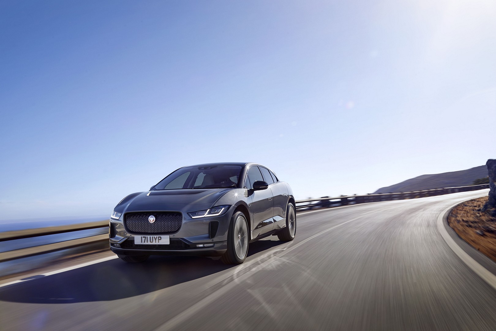 https://s1.cdn.autoevolution.com/images/news/gallery/2020-jaguar-i-pace-update-offers-234-miles-of-range-thanks-to-etrophy-know-how_55.jpg