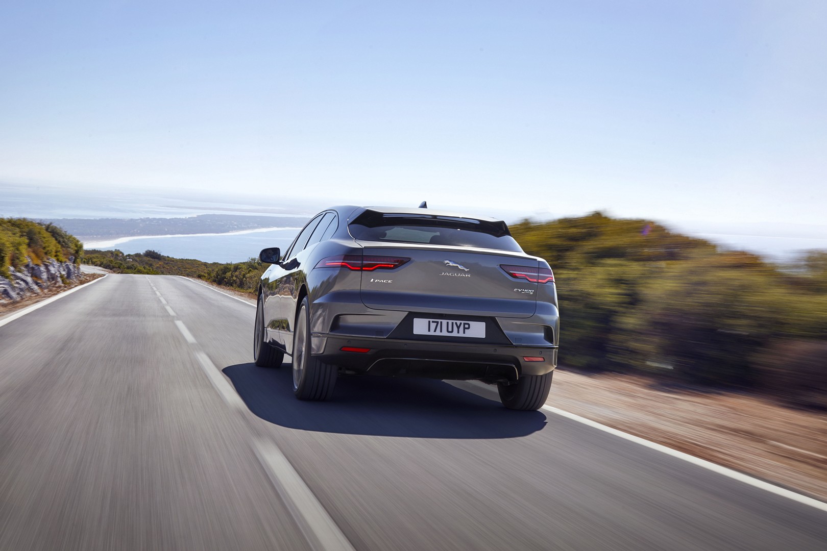 https://s1.cdn.autoevolution.com/images/news/gallery/2020-jaguar-i-pace-update-offers-234-miles-of-range-thanks-to-etrophy-know-how_63.jpg