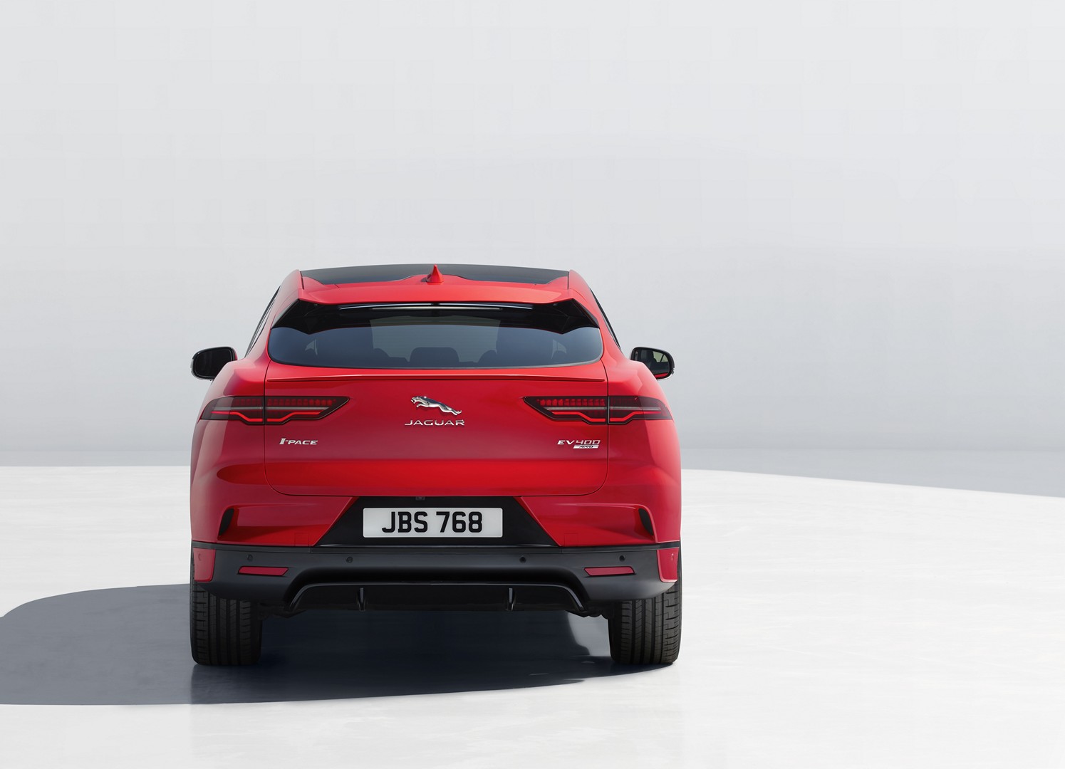https://s1.cdn.autoevolution.com/images/news/gallery/2020-jaguar-i-pace-update-offers-234-miles-of-range-thanks-to-etrophy-know-how_7.jpg
