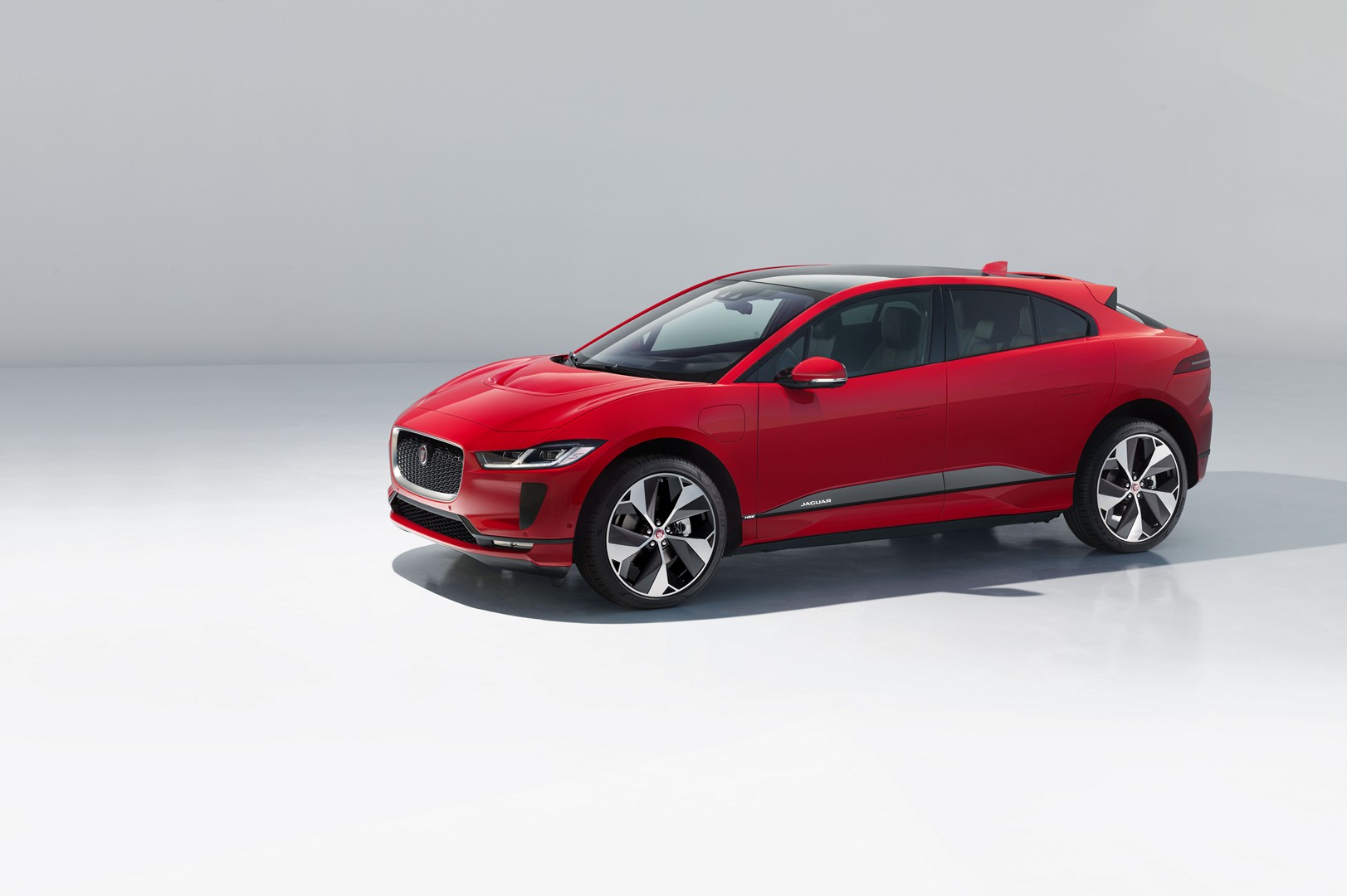 2020 Jaguar I-Pace Update Offers 234 Miles of Range Thanks ...