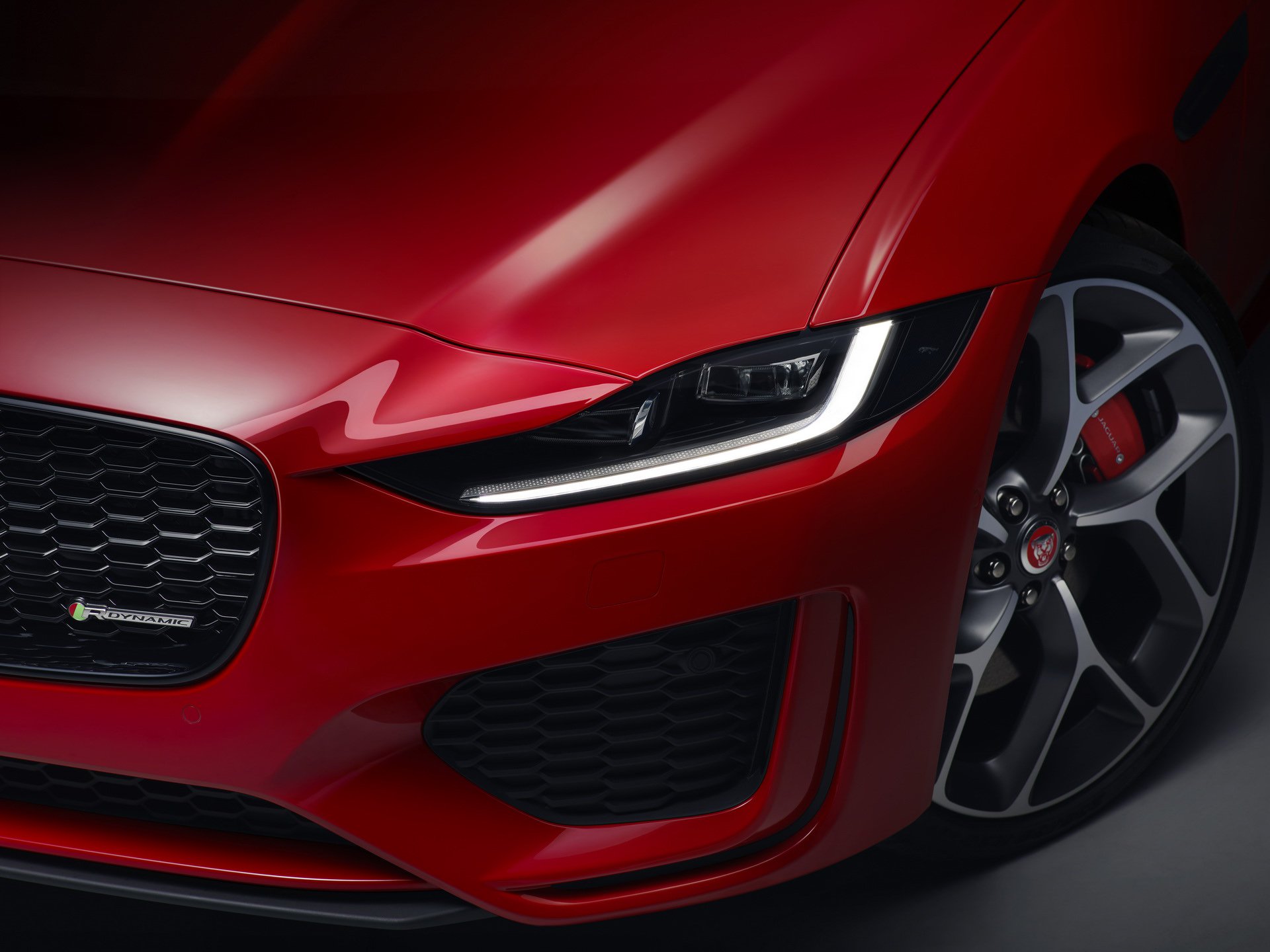 2020 Jaguar XE Revealed, Facelifted Model Drops V6 Engine Option ...