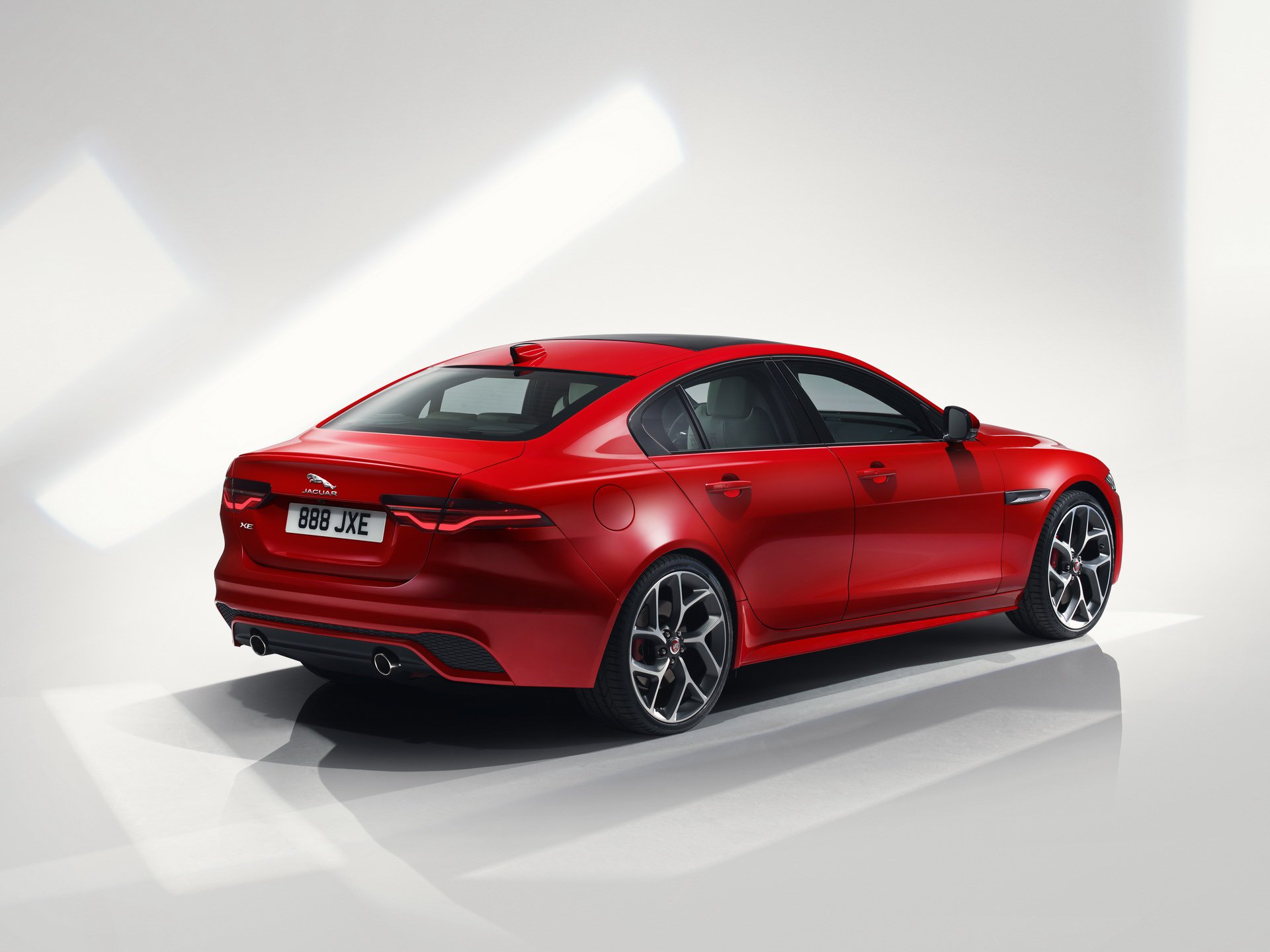 2020 Jaguar XE Revealed, Facelifted Model Drops V6 Engine Option ...