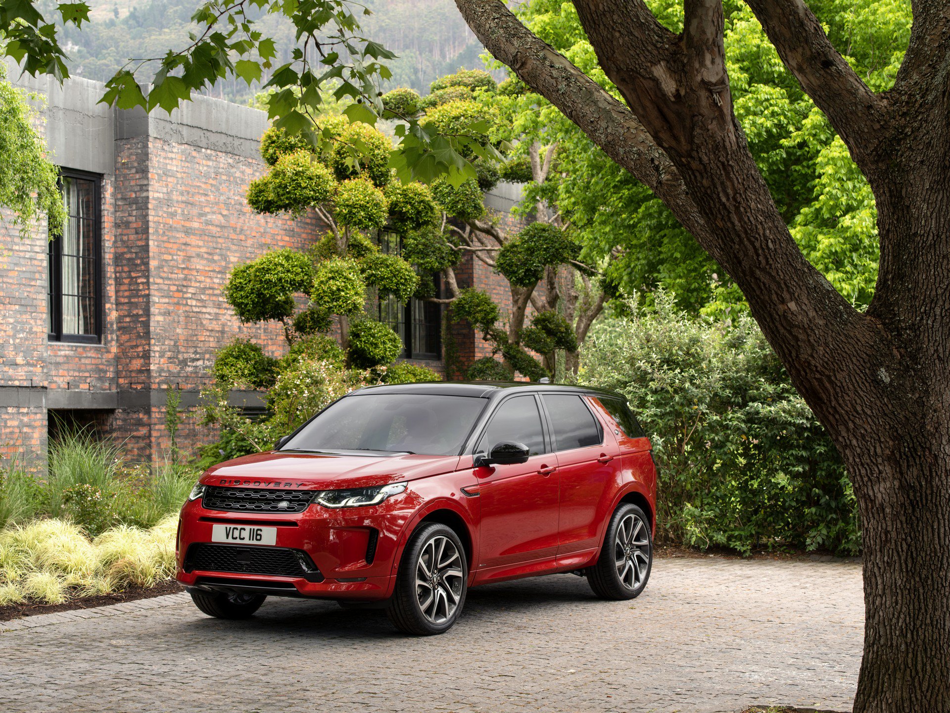 2020 Land Rover Discovery Sport Gets Mild-Hybrid System ...