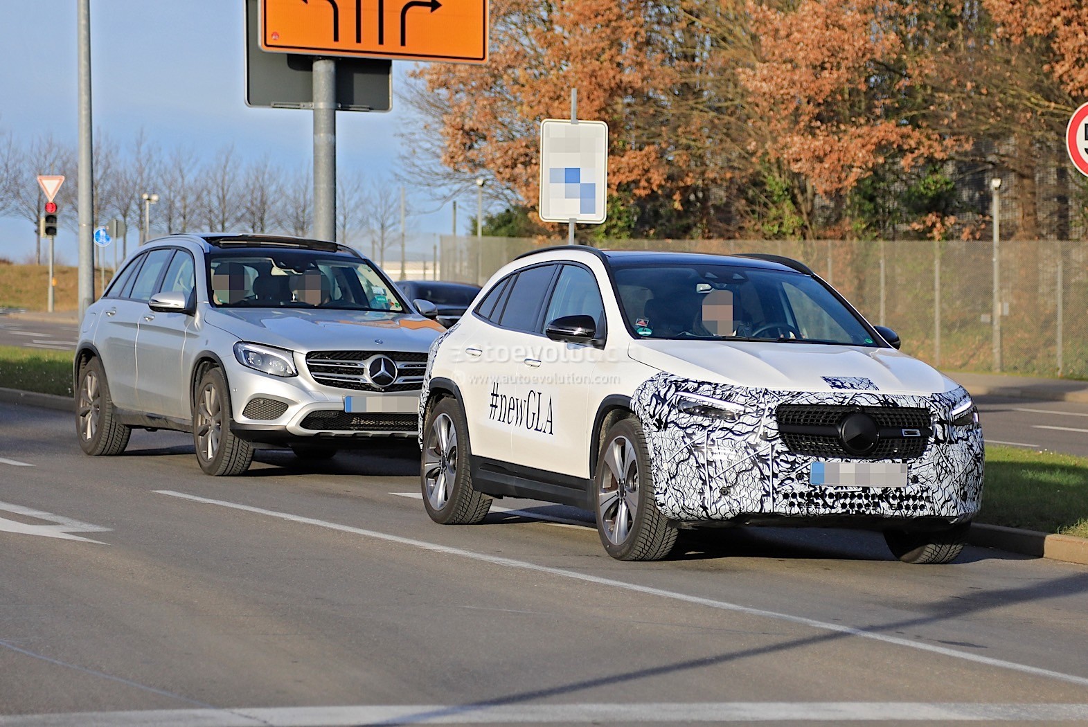https://s1.cdn.autoevolution.com/images/news/gallery/2020-mercedes-benz-gla-prototype-strips-2-days-before-official-reveal_1.jpg
