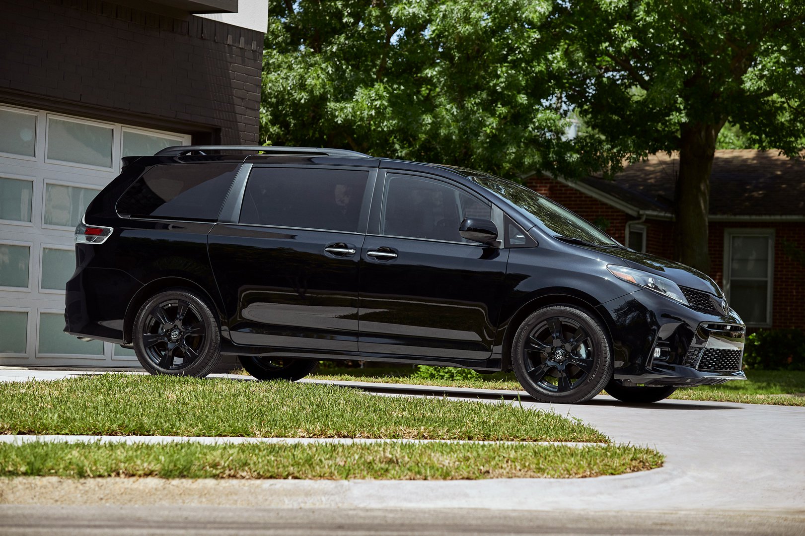 2020 Toyota Sienna Nightshade Edition Adds $700 To the Retail Price ...
