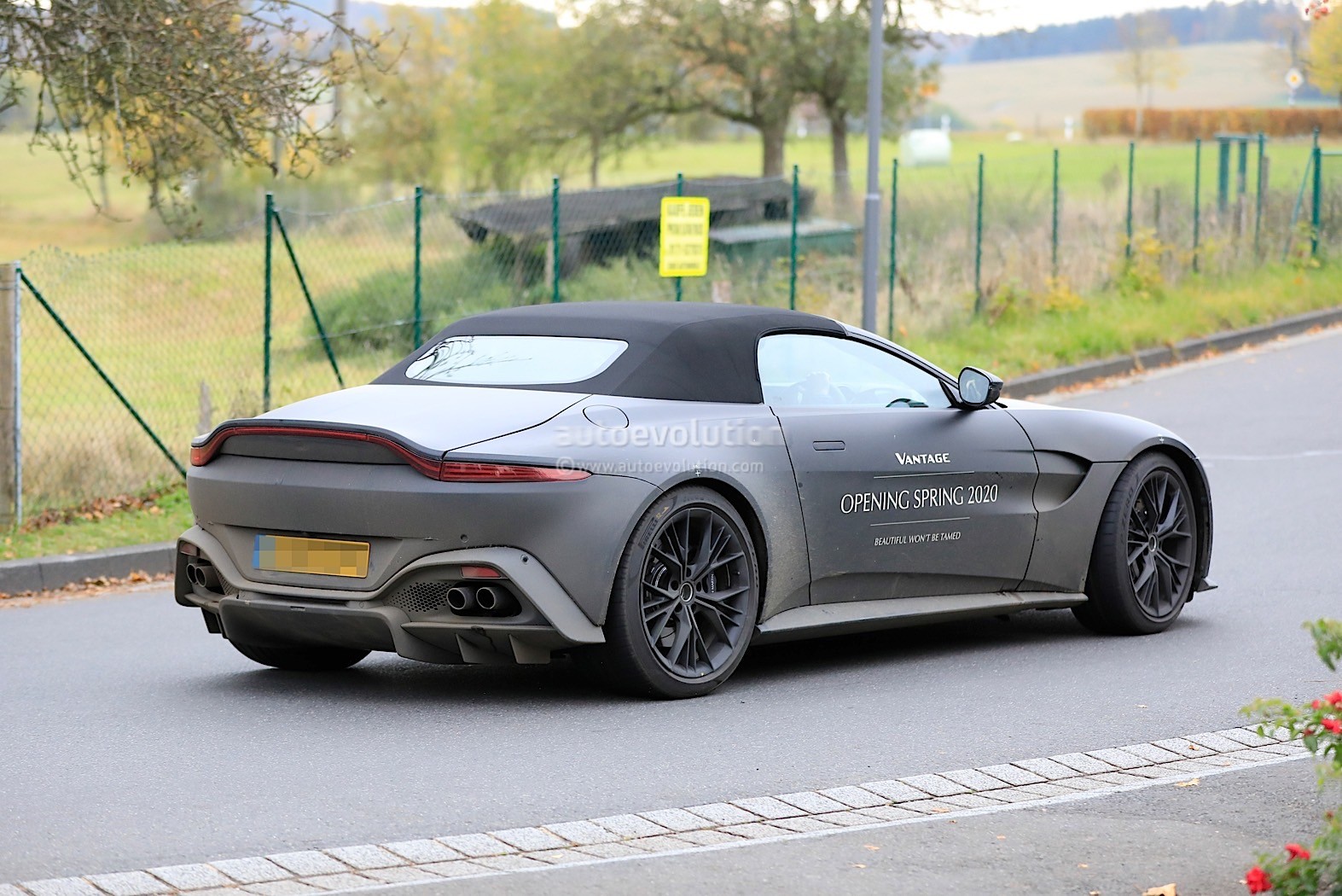 2021 Aston Martin Vantage Roadster Prototype Spied in ...