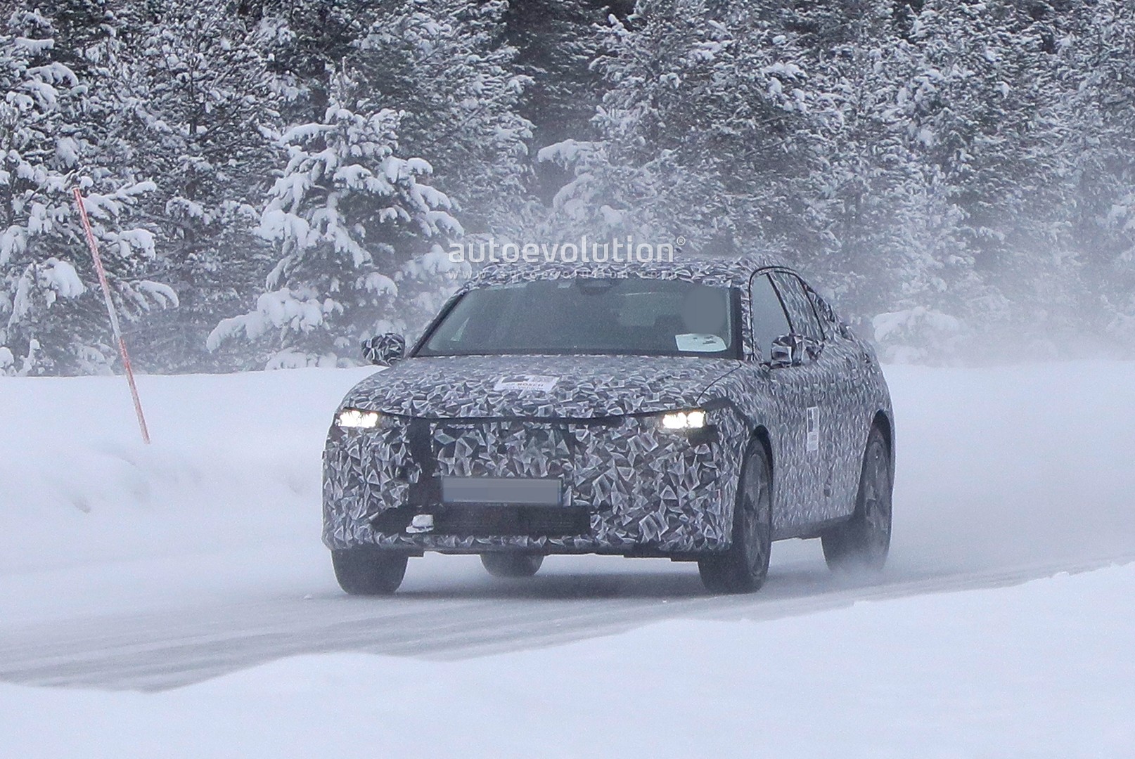 21 Ds4 Spied For The First Time Looks Like Hybrid Citroen C4 Autoevolution