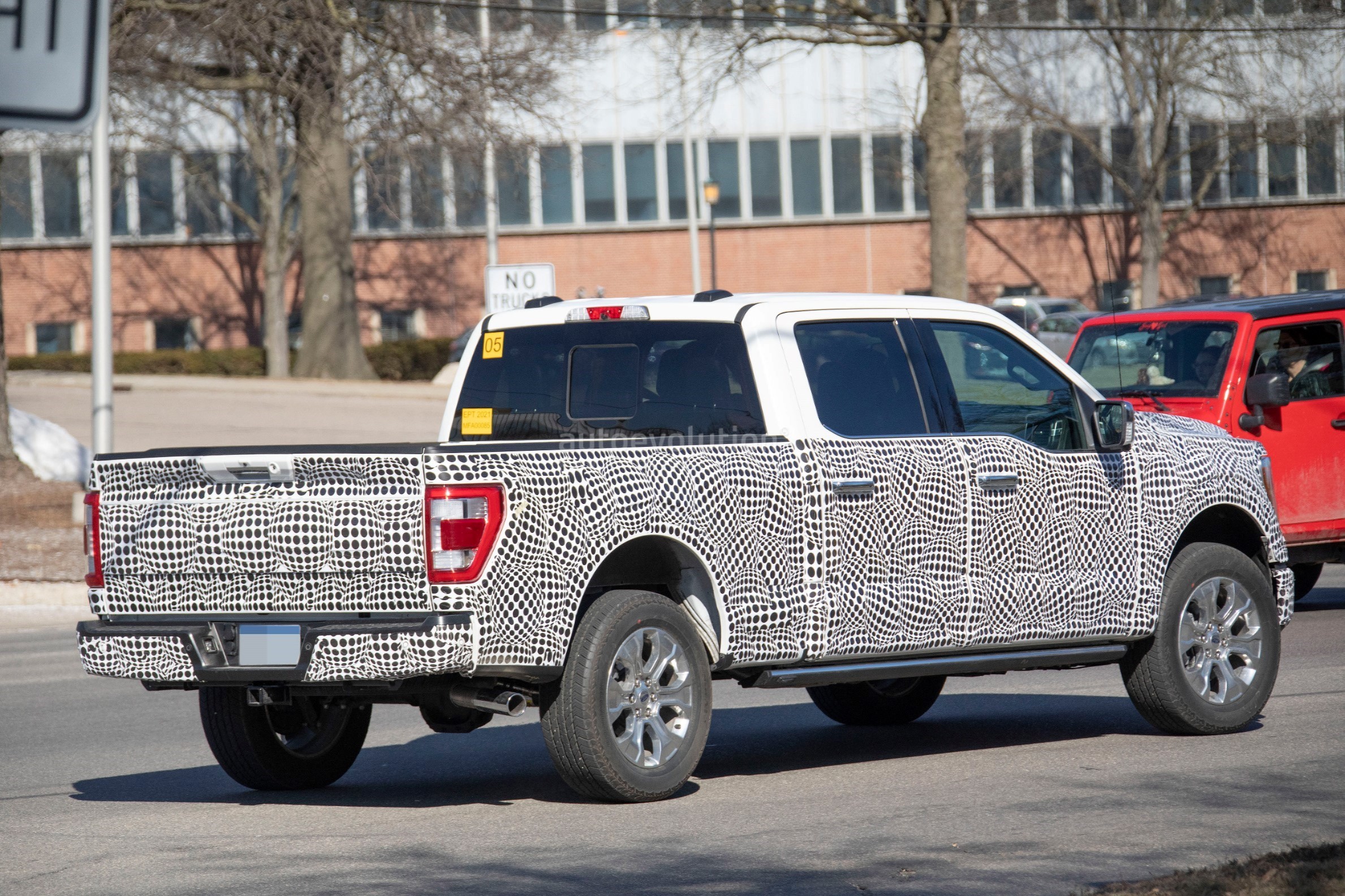 2021 Ford F 150 Raptor Listed Only With Supercrew Cabin Supercab Discontinued Autoevolution
