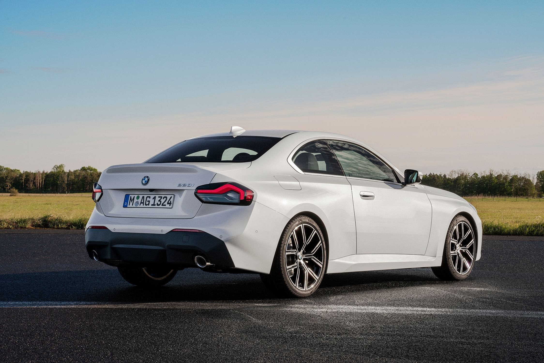 2022 BMW 2 Series Coupe G42 Remains RWD, M240i Goes For 48,550 With