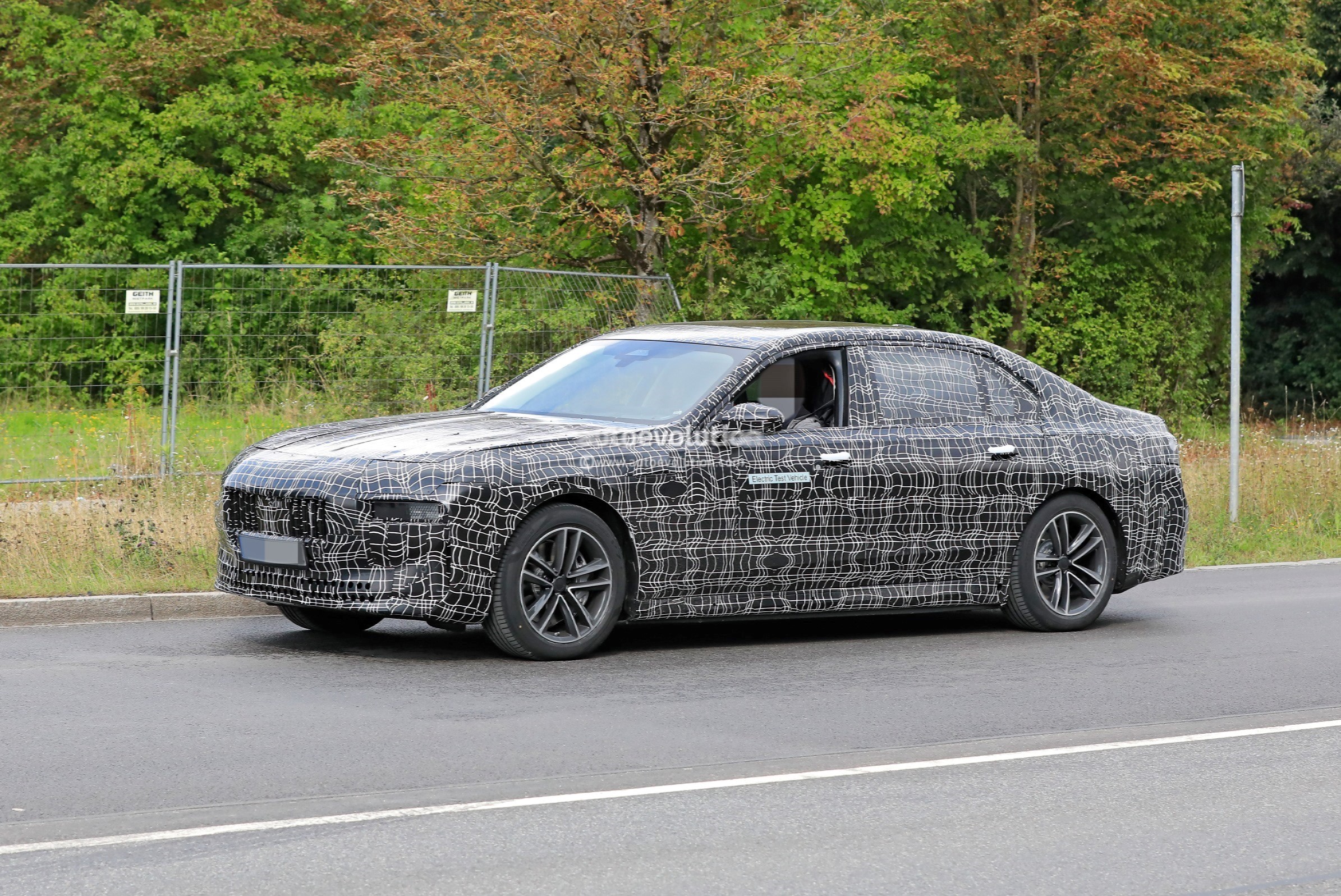 2022 Bmw 7 Series G70 Speculatively Rendered With Split Headlights