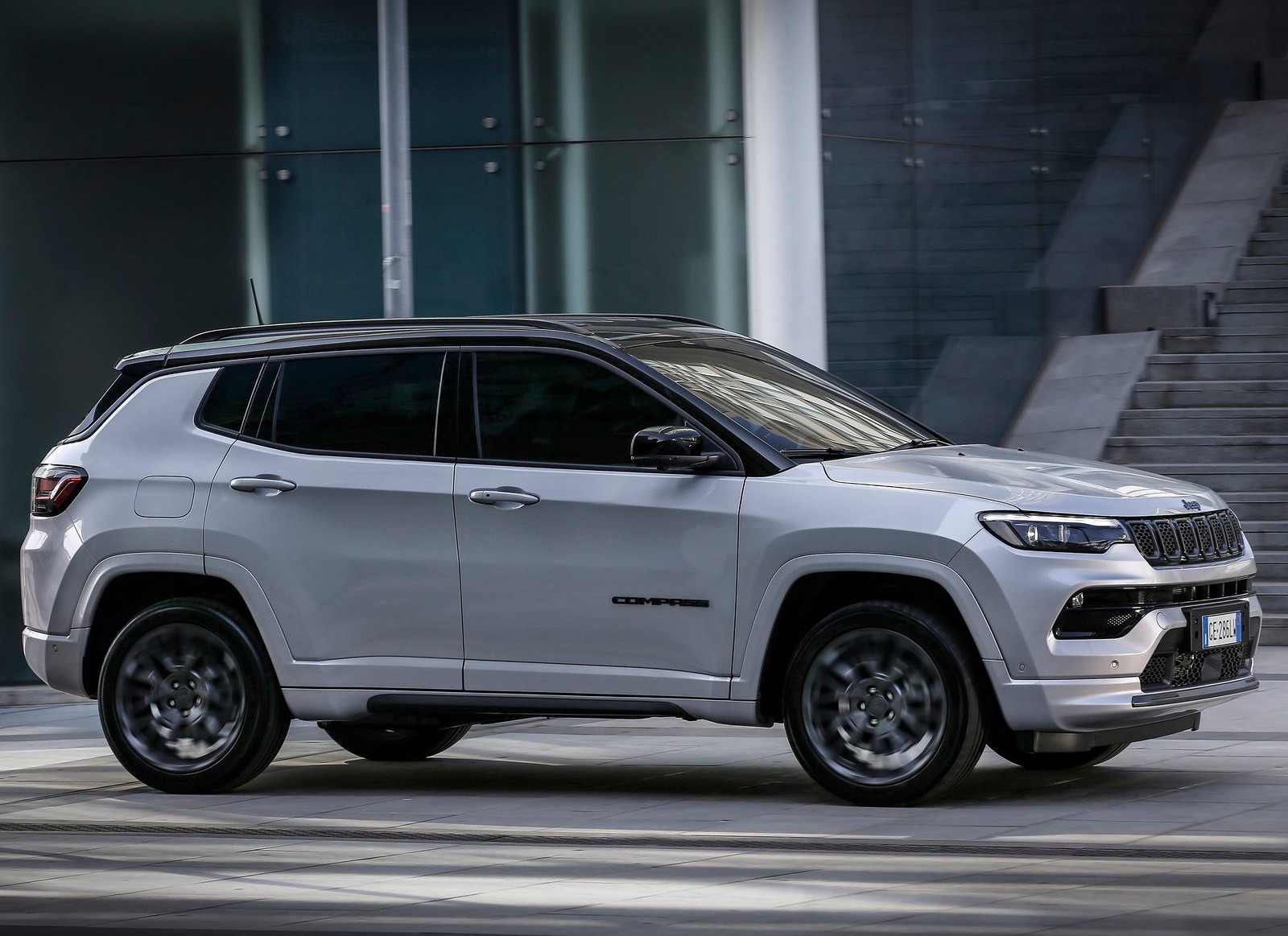2022 Jeep Compass: Is This the Coolest Shape of a Gadget-Era Jeep