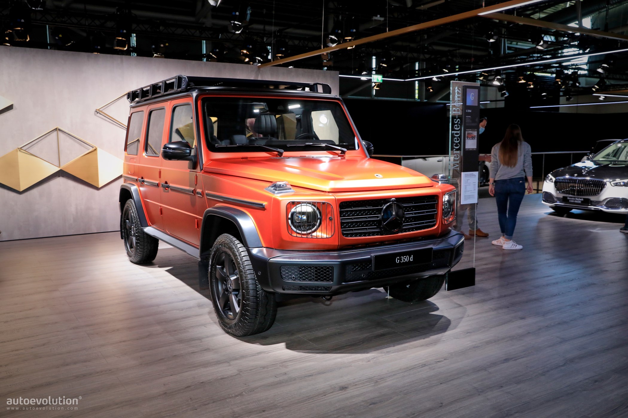 Live Pics 22 Mercedes Benz G Class Debuts In Professional Line Guise Autoevolution