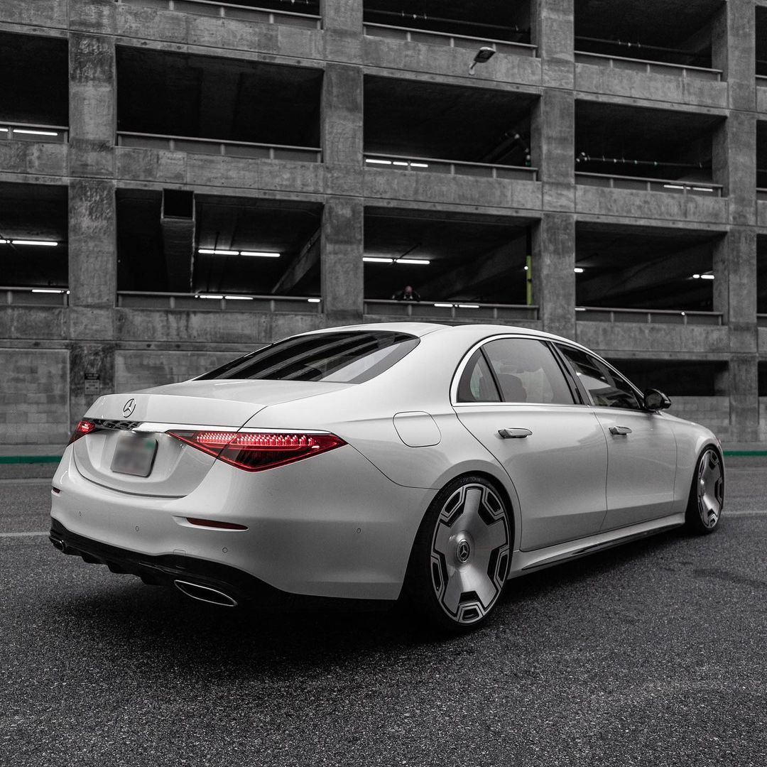 2022 Mercedes-Benz S 580 Lowered on Brushed 22s Oozes of Winter ...