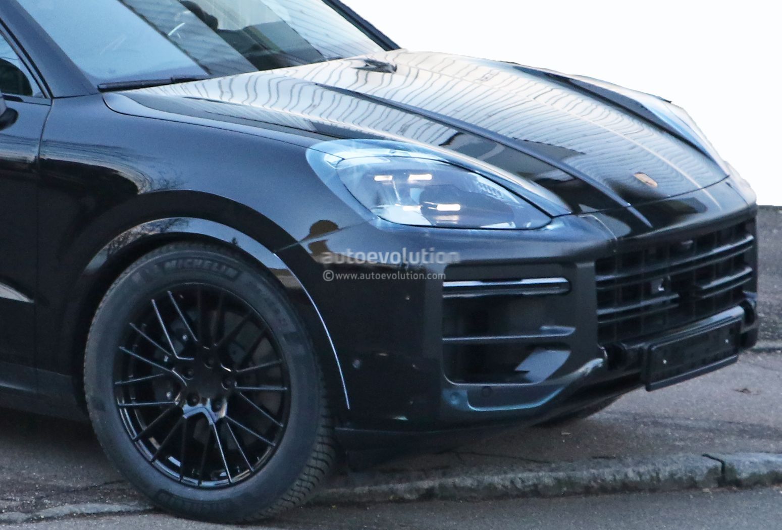 2022 Porsche Cayenne Facelift Prototype Shows New Front and Rear Design
