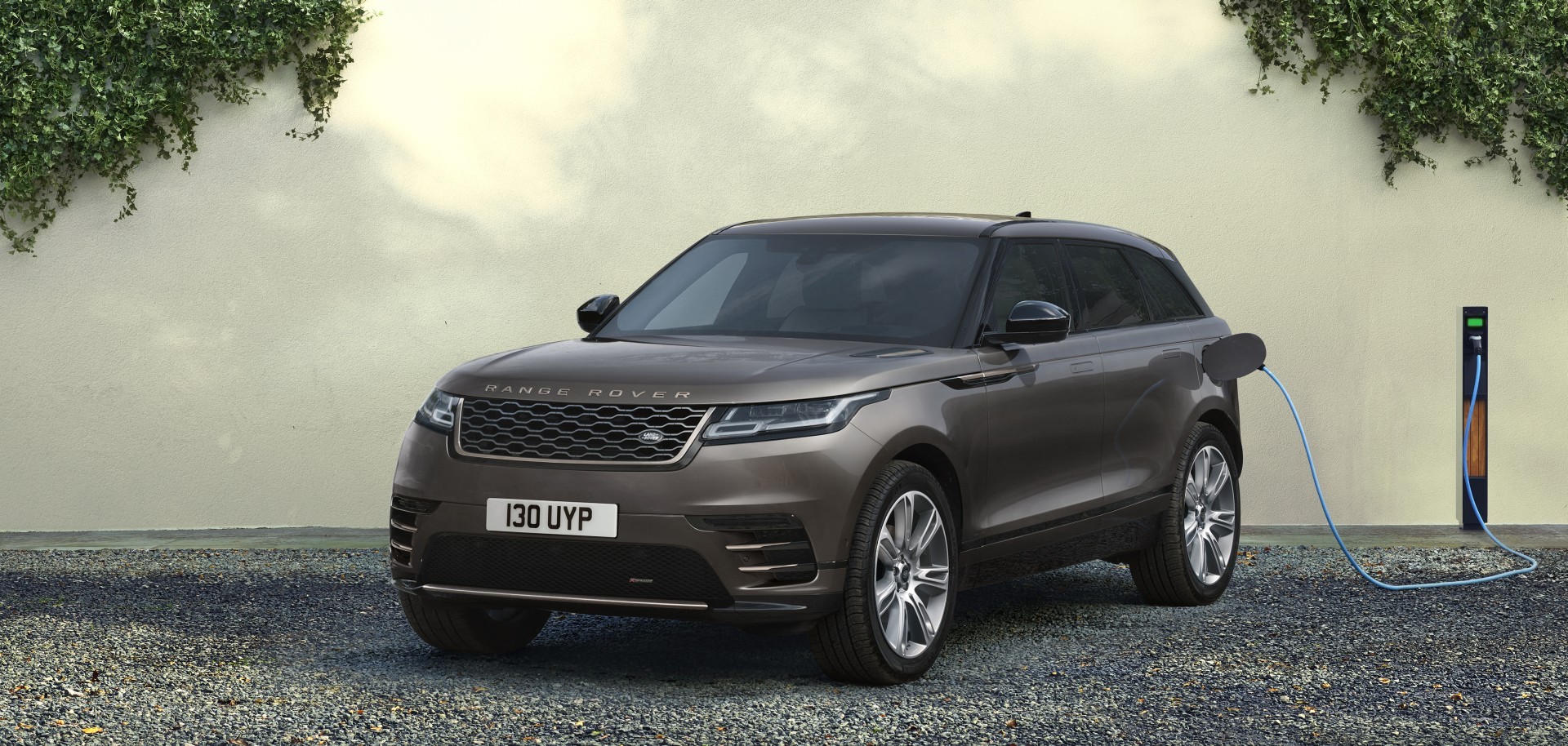 2022 Range Rover Velar Gets Updates, a Special Edition, and More