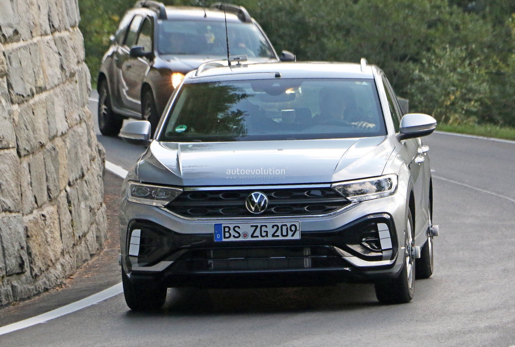 Facelifted 2022 VW T-Roc Spied Undisguised In R-Line Spec