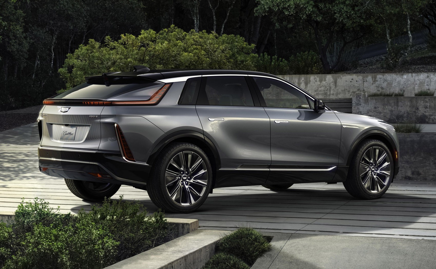 2023 Cadillac Lyriq Pros and Cons: Can It Succeed in the Luxury EV SUV