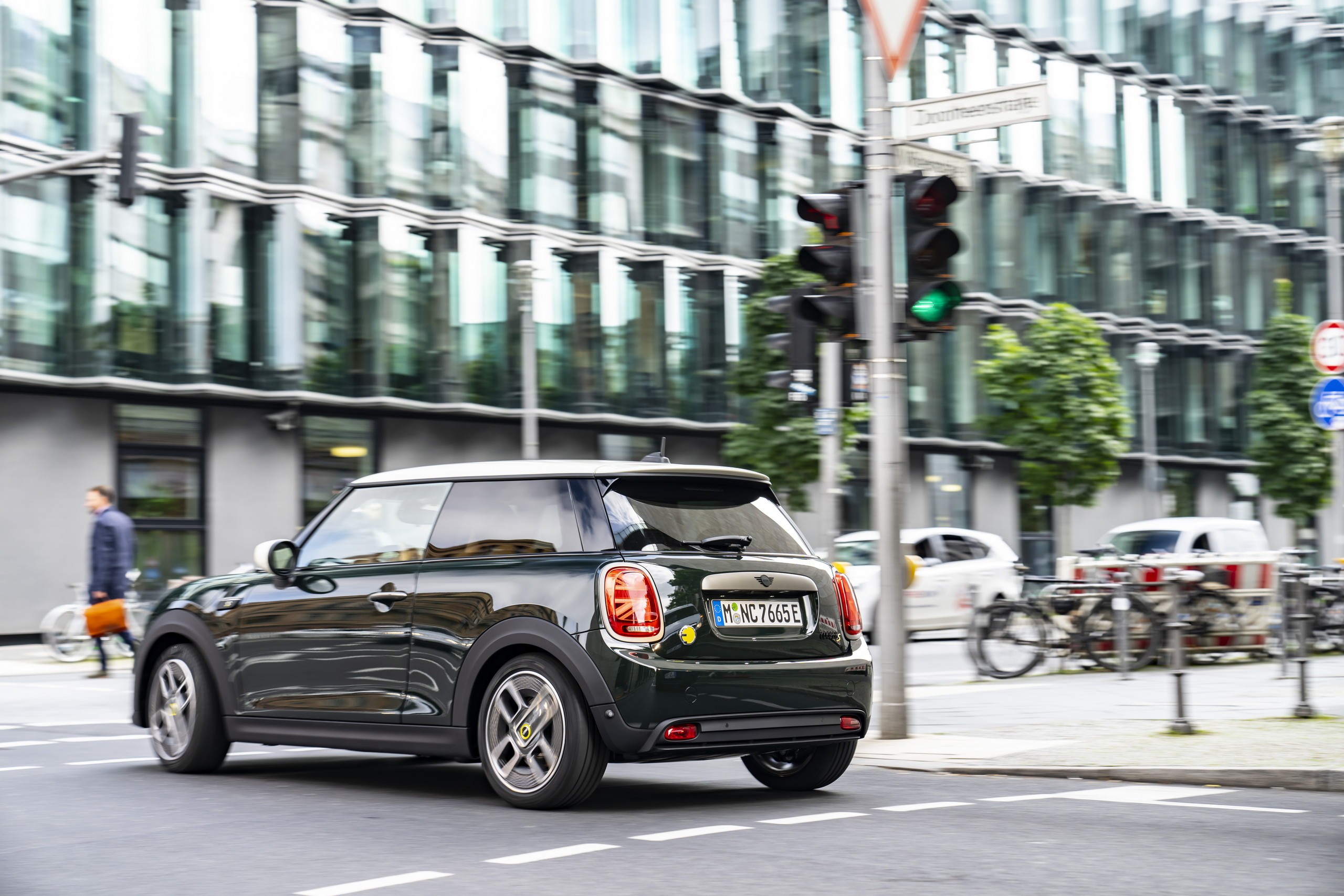 2023 MINI Cooper SE Electric Hatchback Joins the Resolute Family ...