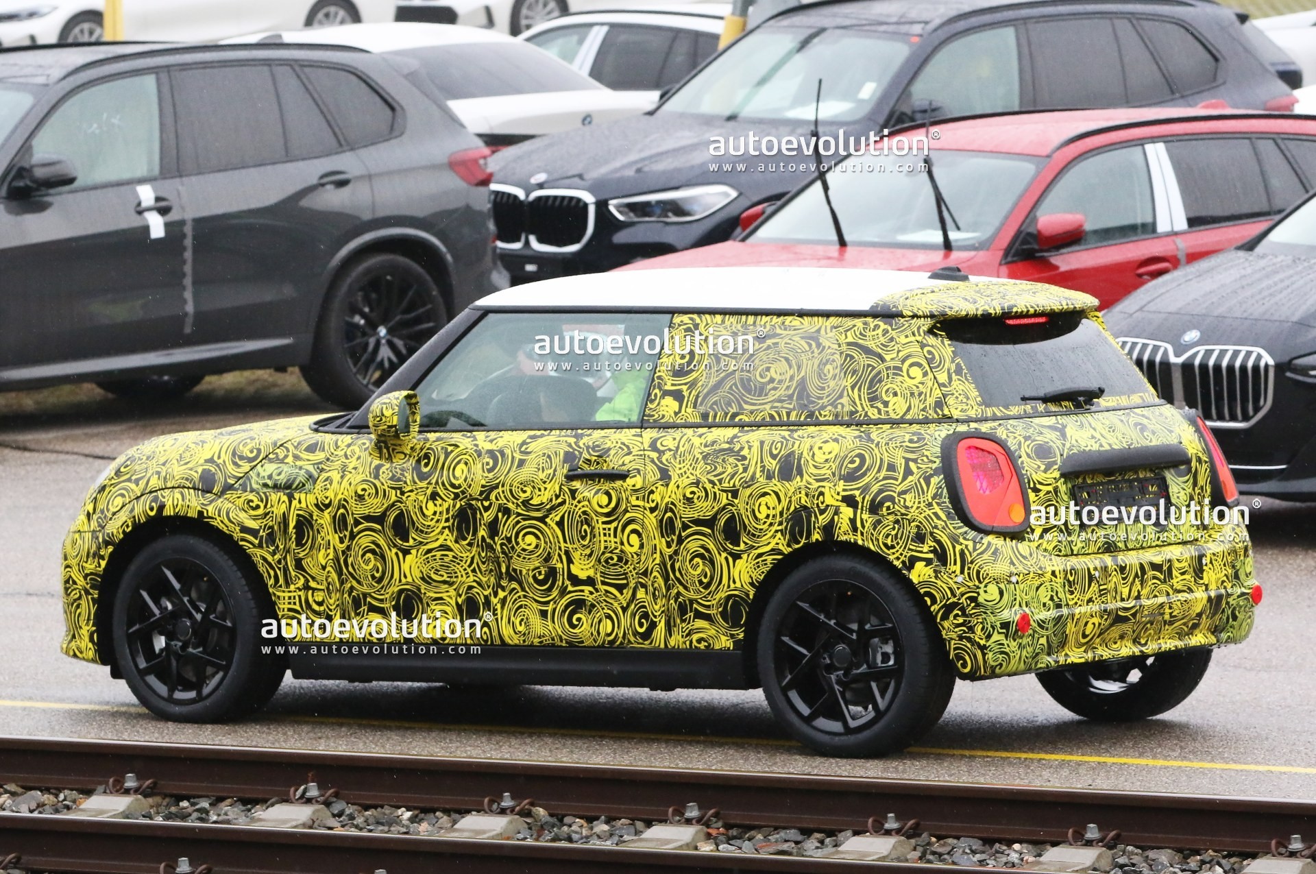 Next-gen Mini convertible spotted with internal combustion engine