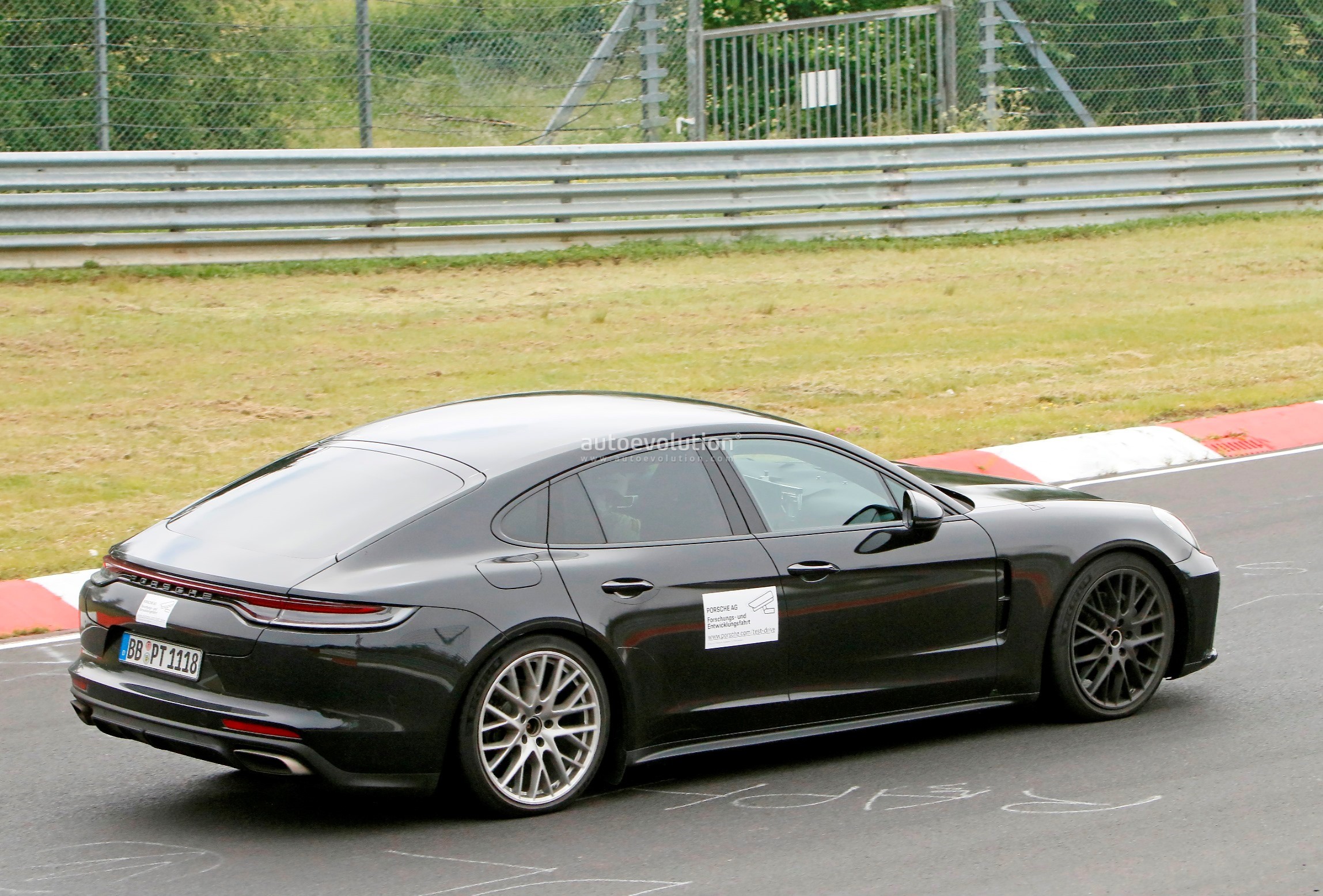 2023 Porsche Panamera Facelift Spied Flaunting Large Side Intakes -  autoevolution