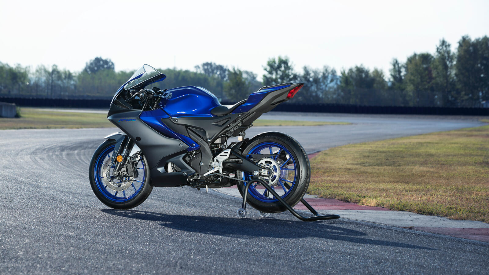 2023 Yamaha R125 Is the Ultimate Starter Weapon, Now With Redesigned Body  and Updated Tech - autoevolution