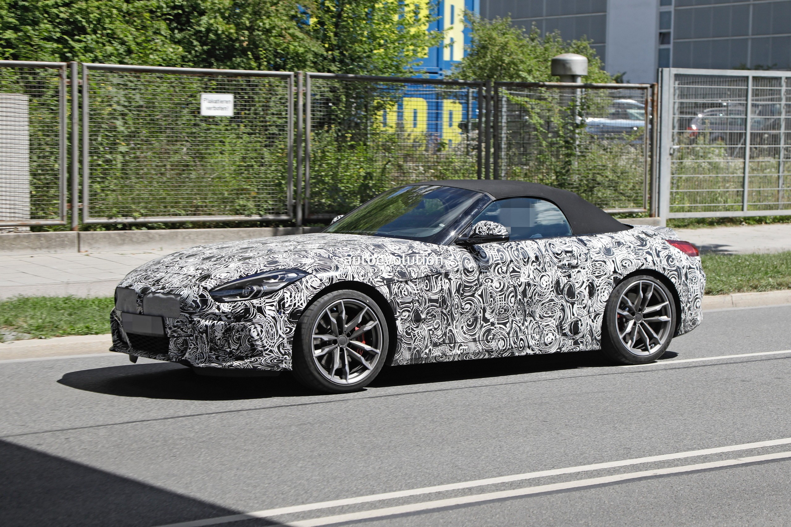 2024 BMW Z4 Plays a Game of Spot the Changes, Doesn't Get a Bigger Nose