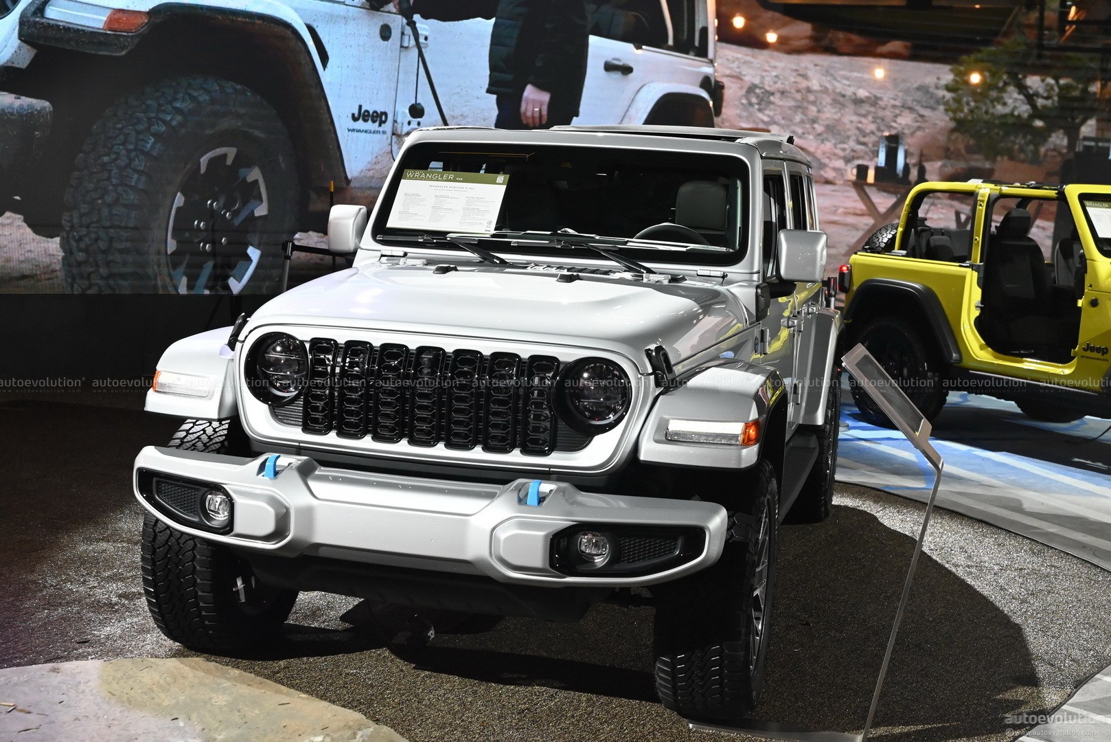 2024 Jeep Wrangler Gets New Grille, Winch, and Tech, Becomes More Capable  and Quieter - autoevolution