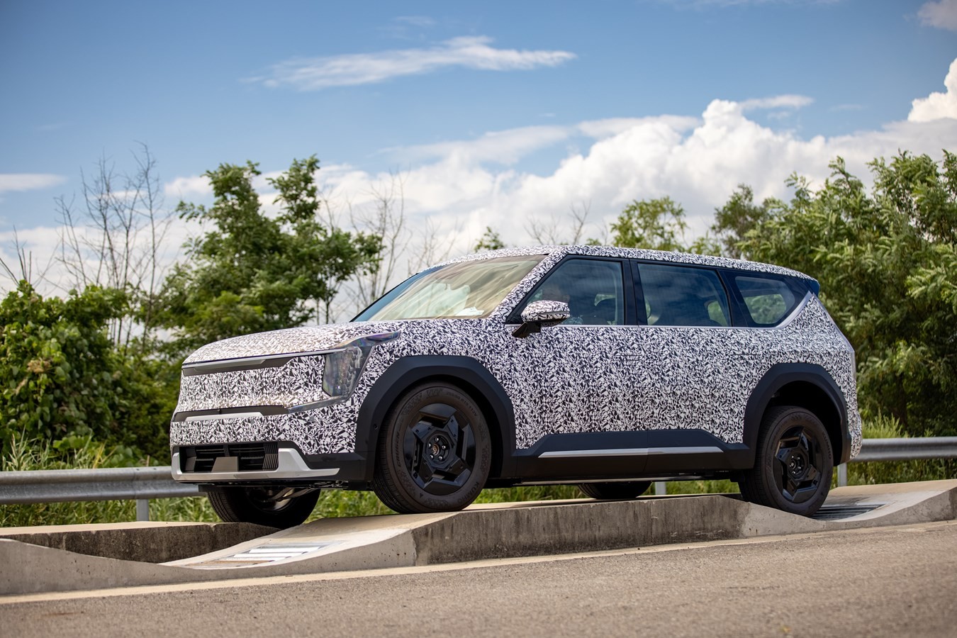 2024 Kia EV9 ThreeRow Electric SUV Undergoes Final Testing autoevolution