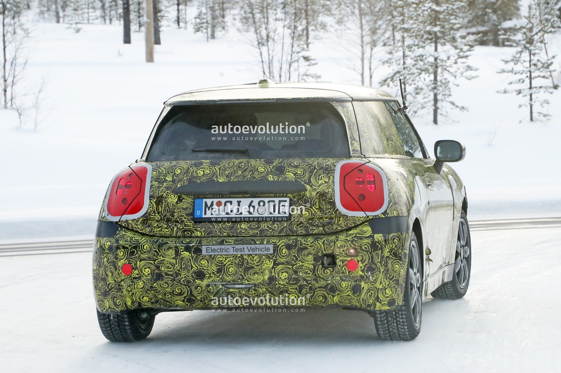 2024 MINI Cooper Electric Model Gets Officially Teased, We Have