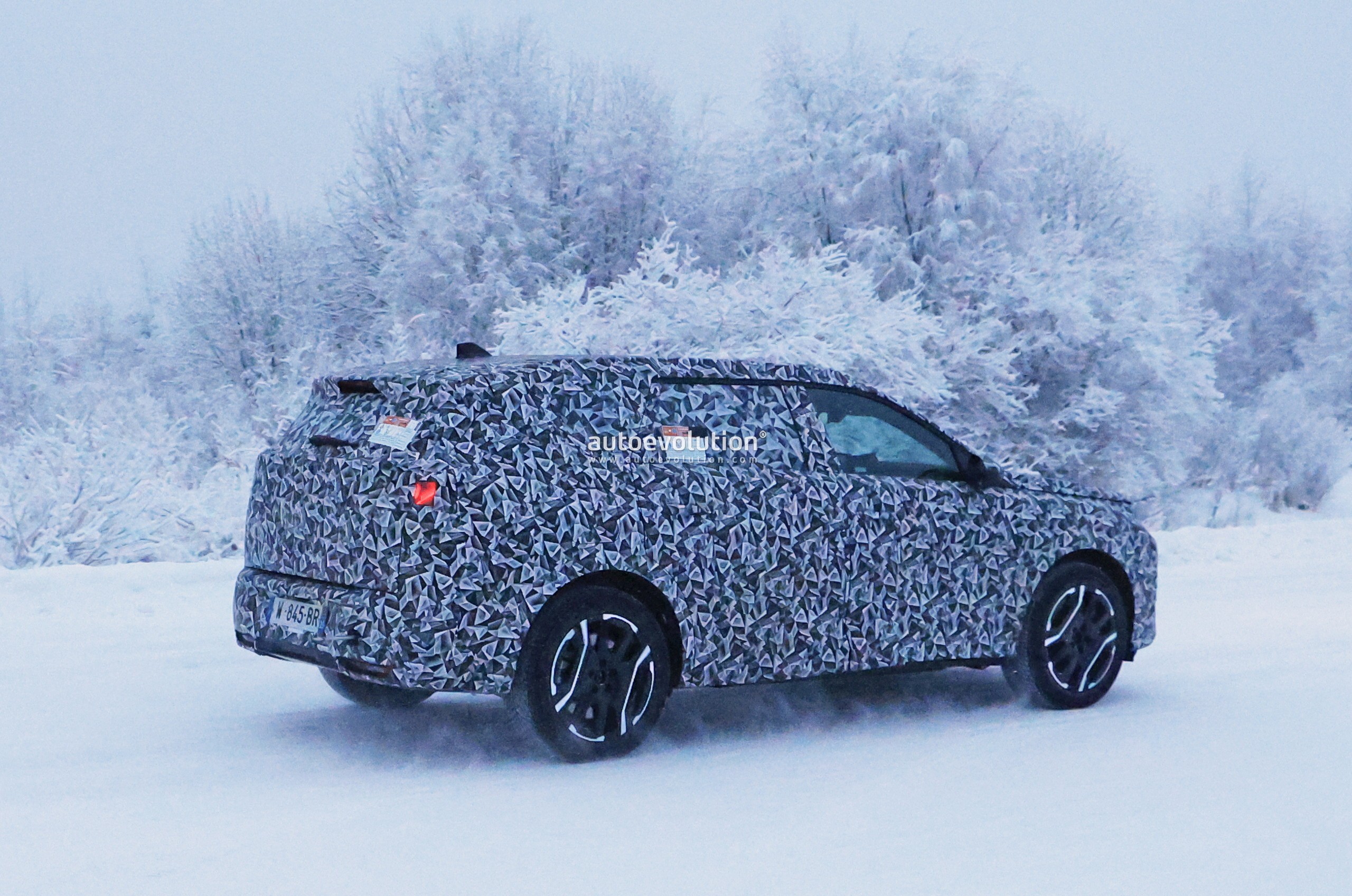 All-New Peugeot 3008 Crossover Coupe Launches in Hybrid and Electric Forms  - autoevolution