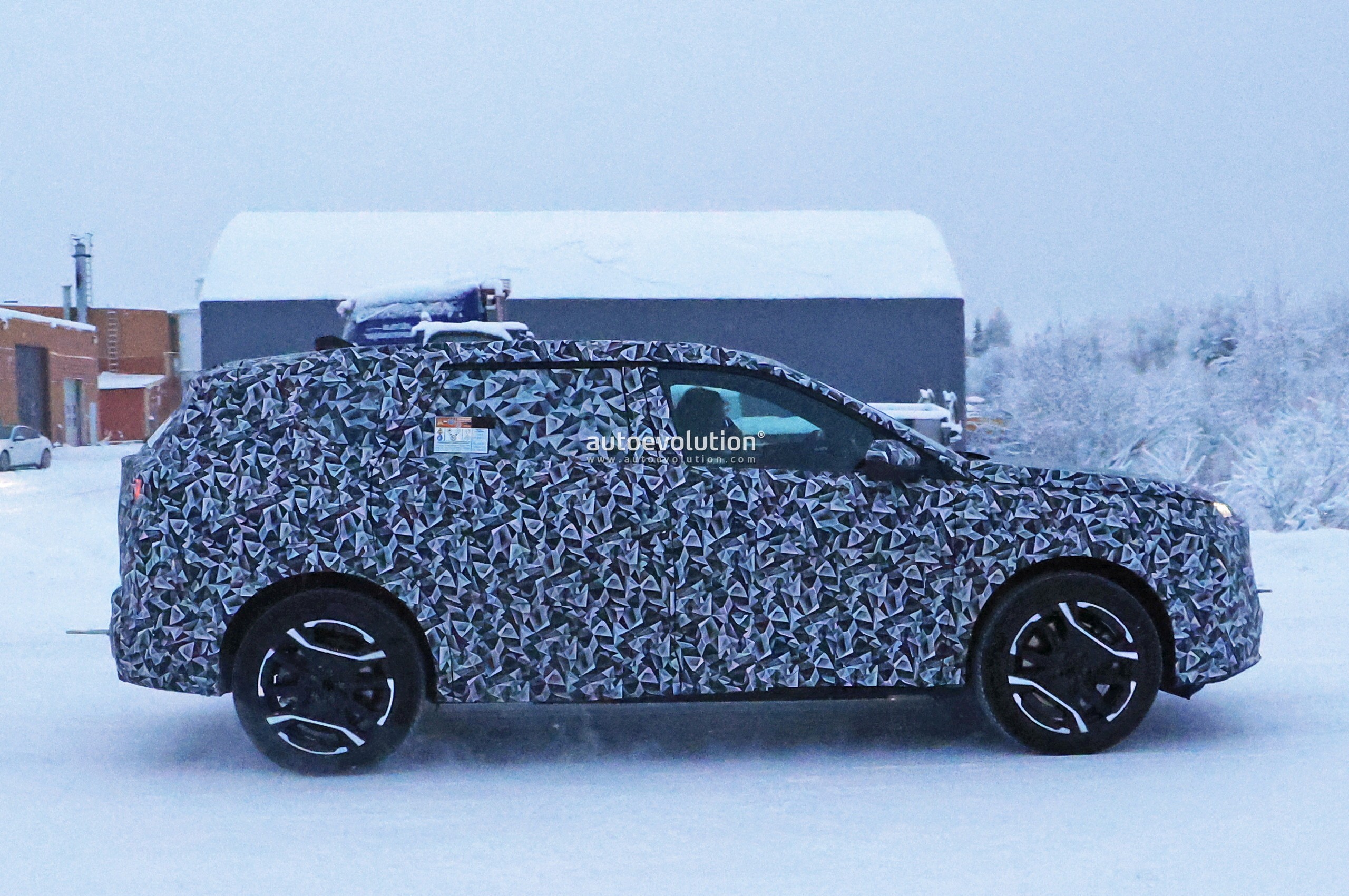 Next-Gen Peugeot 5008 Spied For The First Time With Boxy Shape