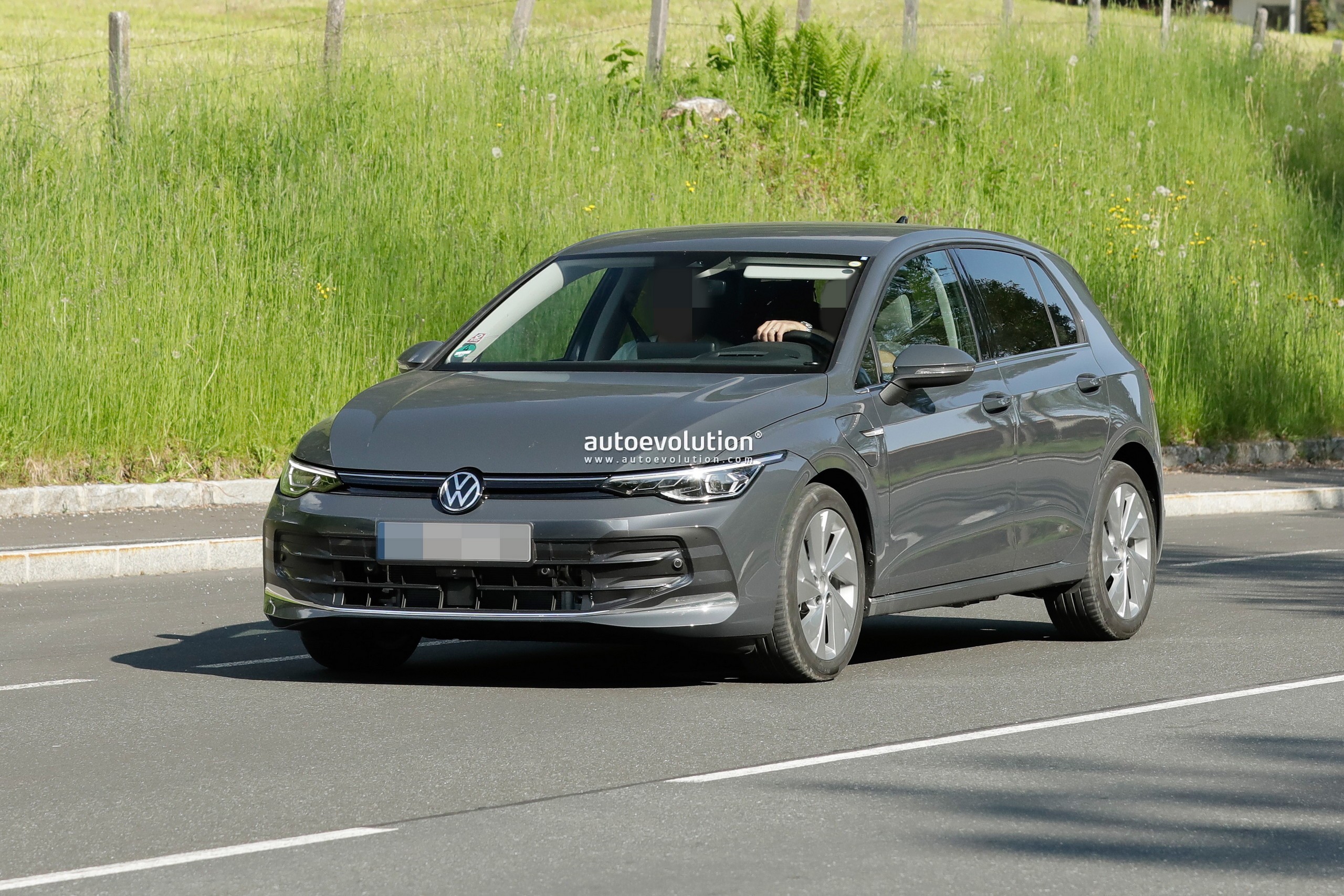 2024 VW Golf Caught Undisguised, Facelifted Hatch Shows Big ...