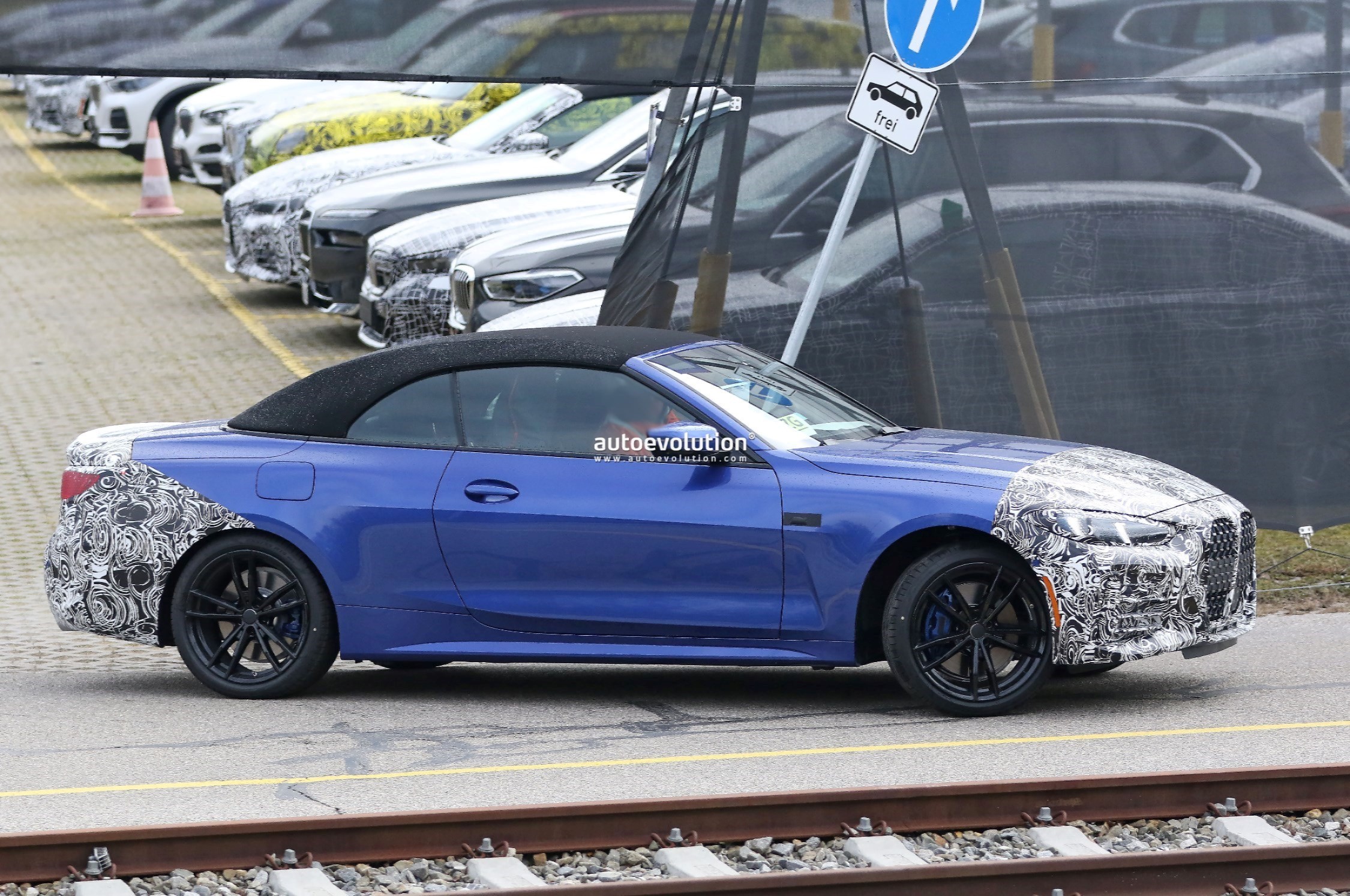 2025 BMW 4 Series Facelift Spied in M440i Convertible Form
