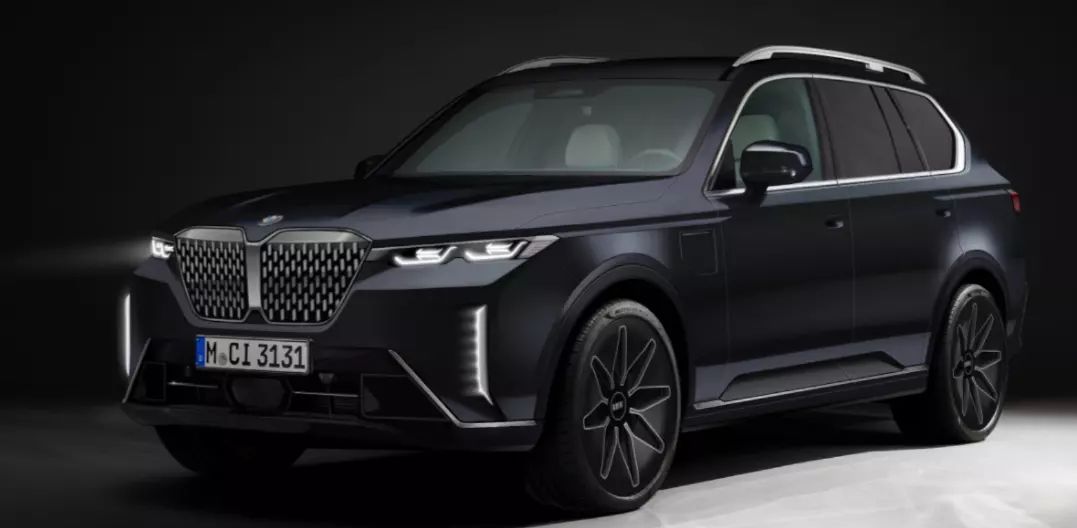 2025 BMW X7 ‘Black Edition’ Features a Cooler Alternative Design and