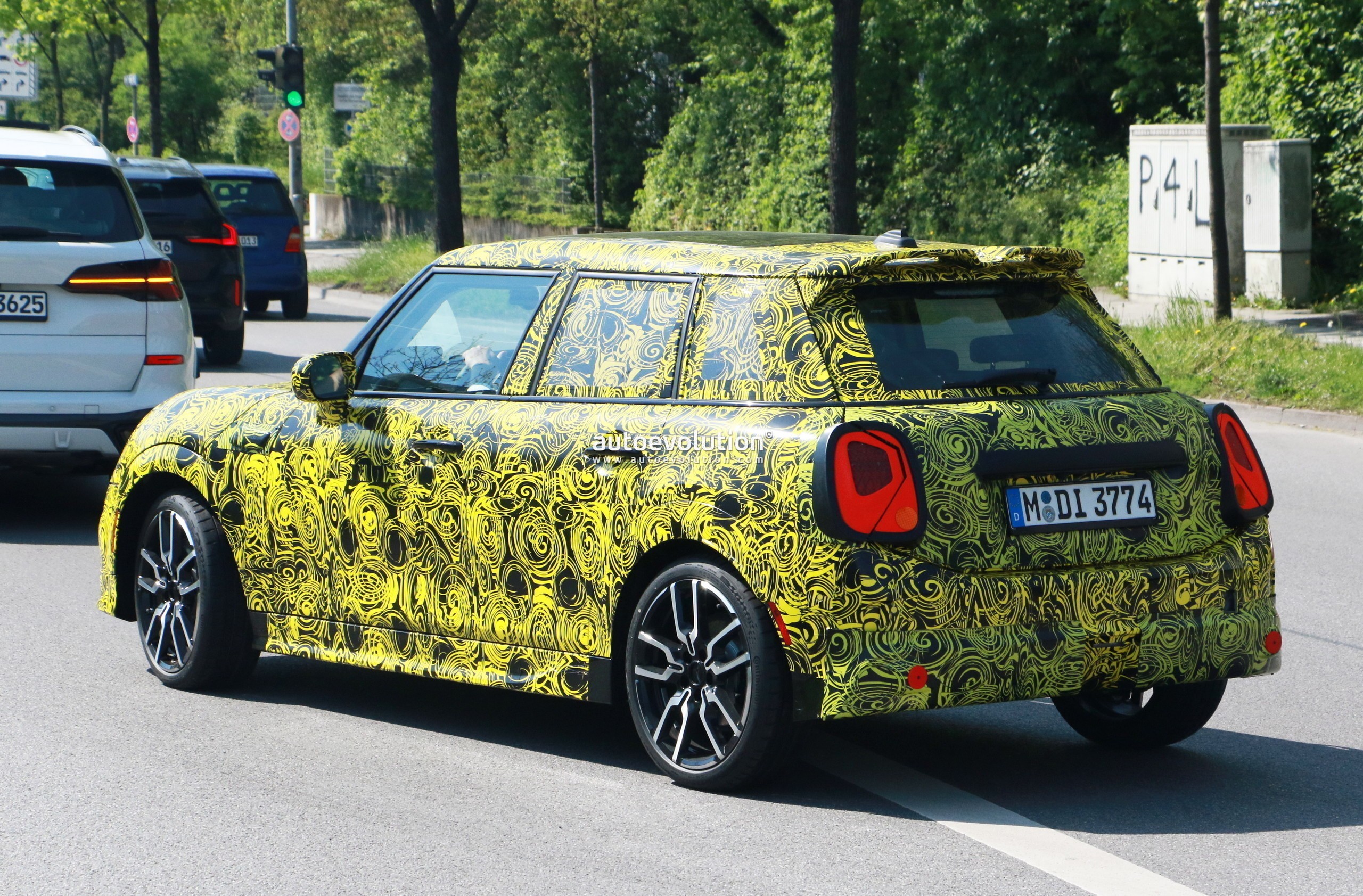 2025 MINI Cooper 5-Door Spied As More Practical Alternative to the Chic ...