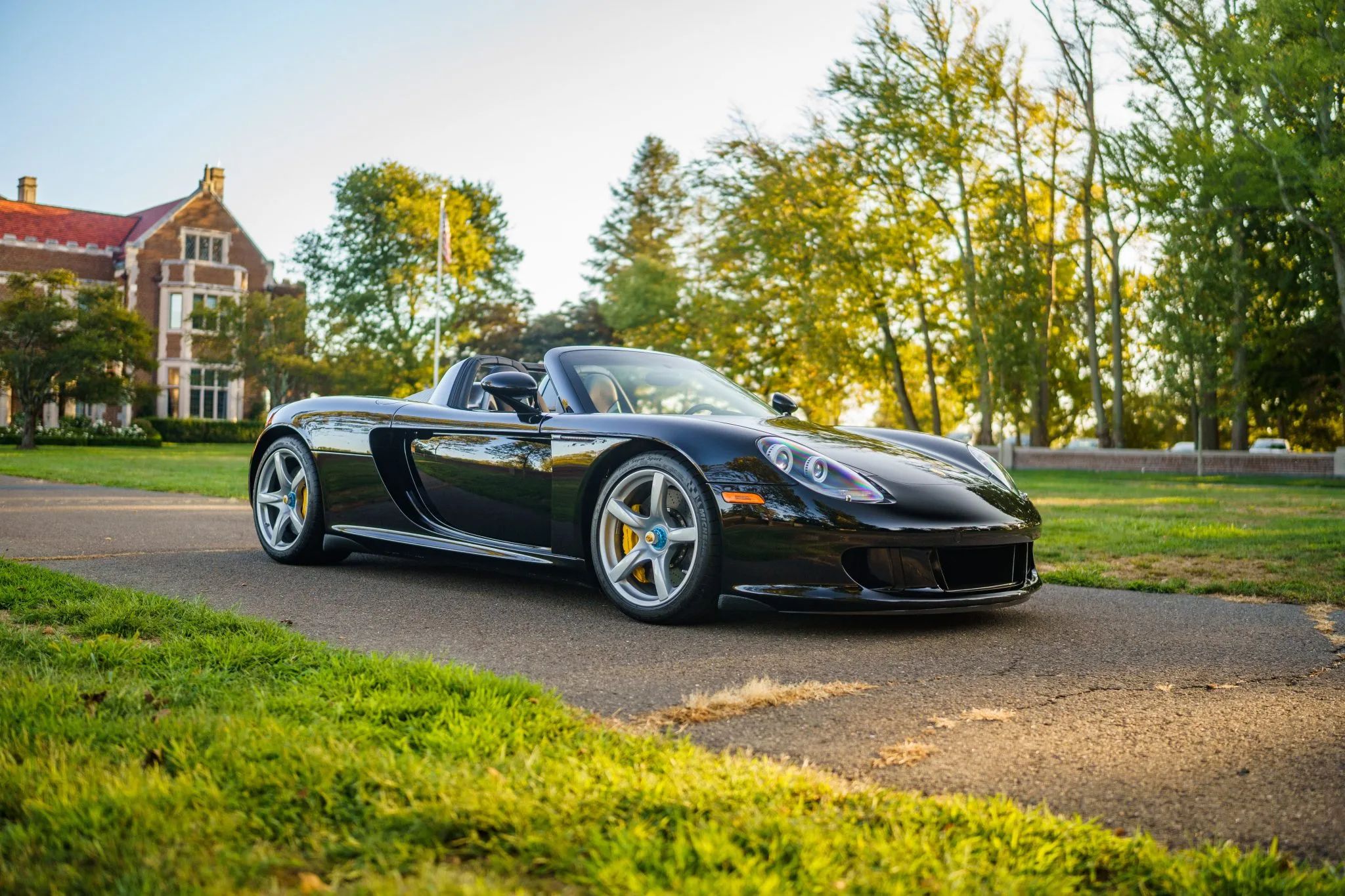 2,200-Mile Porsche Carrera GT Looks for Its Second Owner - autoevolution