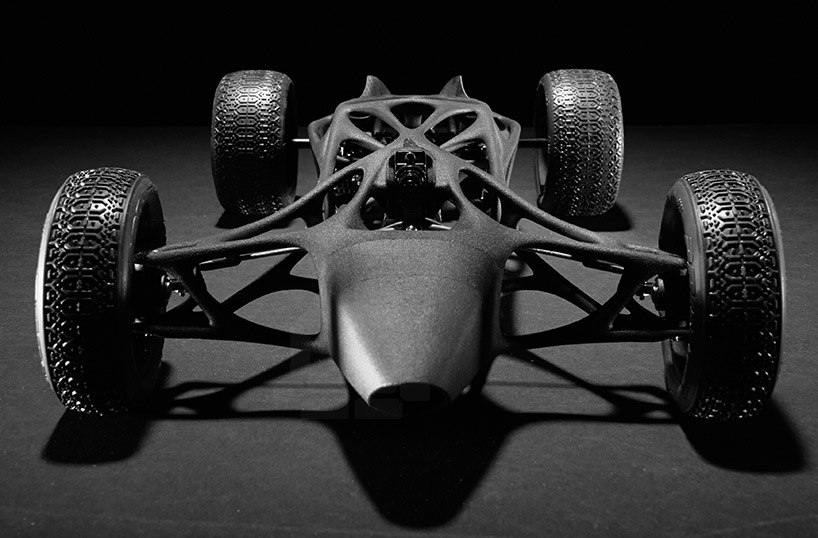3D Printed RC Car Is Inspired by a 1950s F1 Racer and Itâ€™s Rubber Band