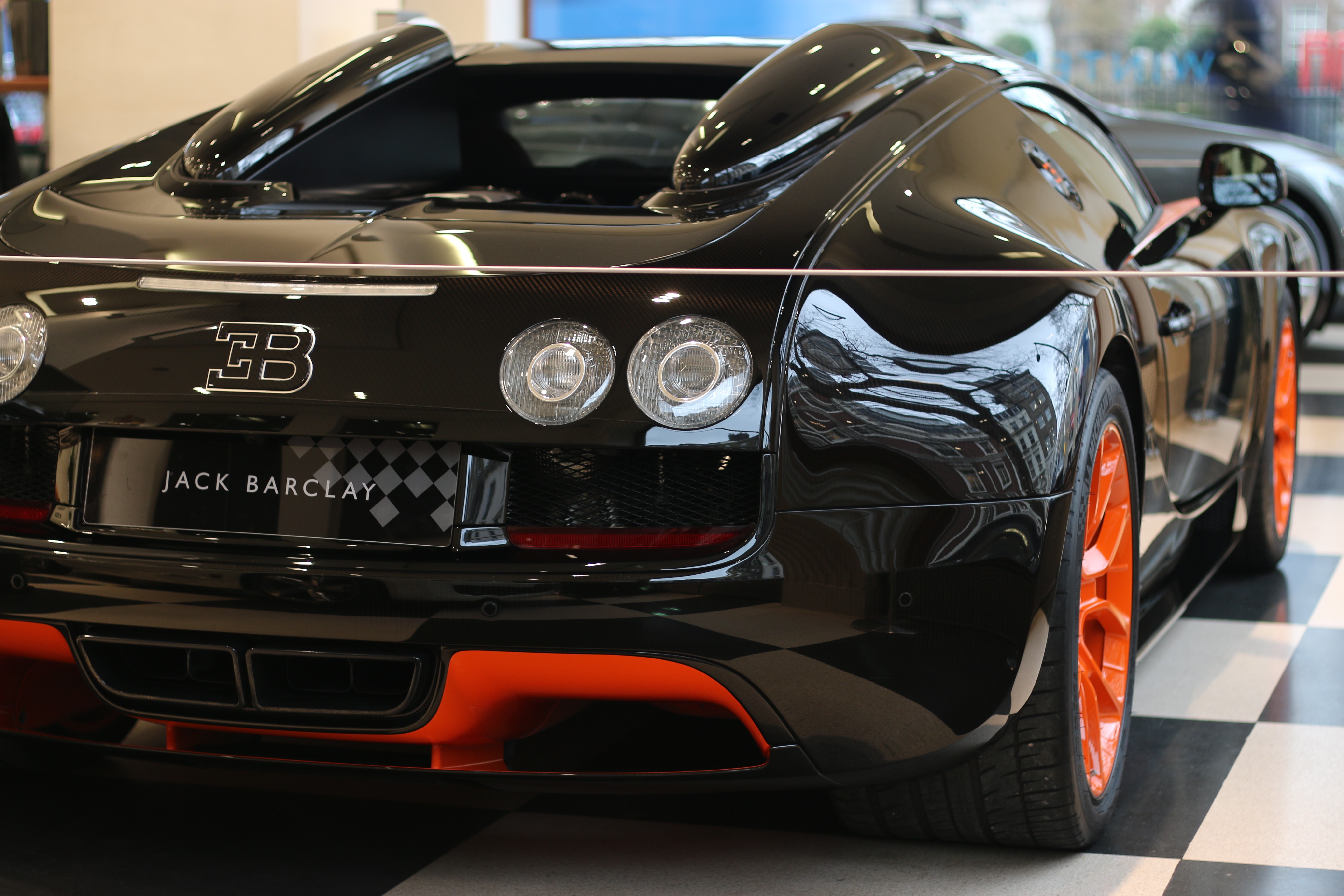 A Bugatti Veyron Grand Sport Vitesse World Record Edition ...
