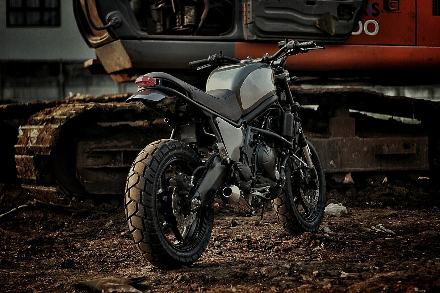 A Kawasaki Versys 650 Scrambler Is a Thing We See Every Day - autoevolution