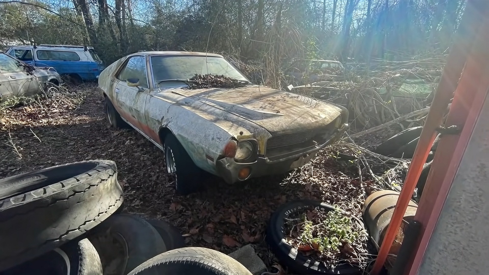 Abandoned AMC Dealership Is Home to More Than 200 Classics, Muscle Cars  Included - autoevolution